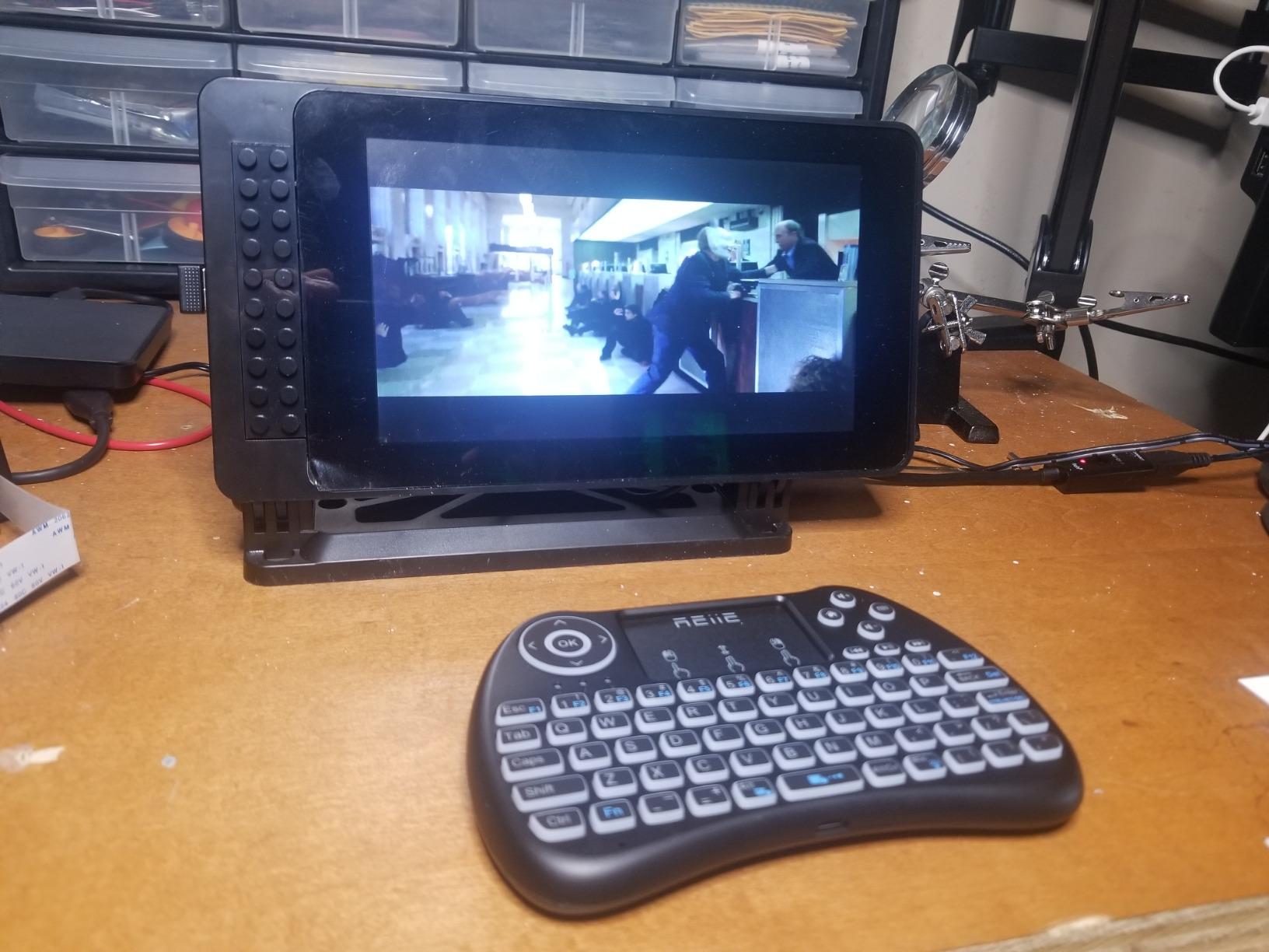 REIIE H9+ Mini Keyboard, 2.4GHz Wireless Mini Handheld Smart TV Remote Keyboard with Touchpad customer photo 2