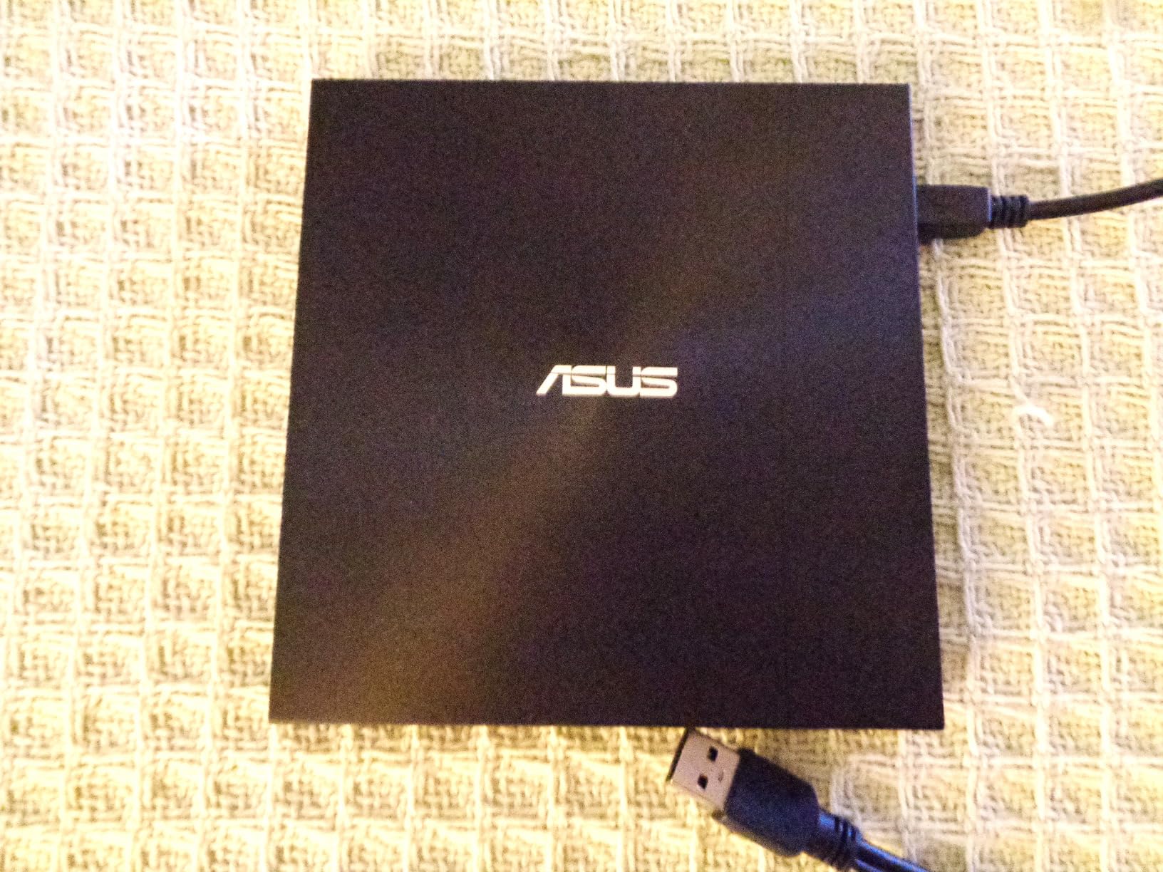 ASUS ZenDrive Black 13mm External 8X DVD/Burner Drive +/-RW with M-Disc Support, Compatible with Both Mac & Windows and Nero BackItUp for Android Devices (USB 2.0 & Type-C Cables Included) customer photo 2