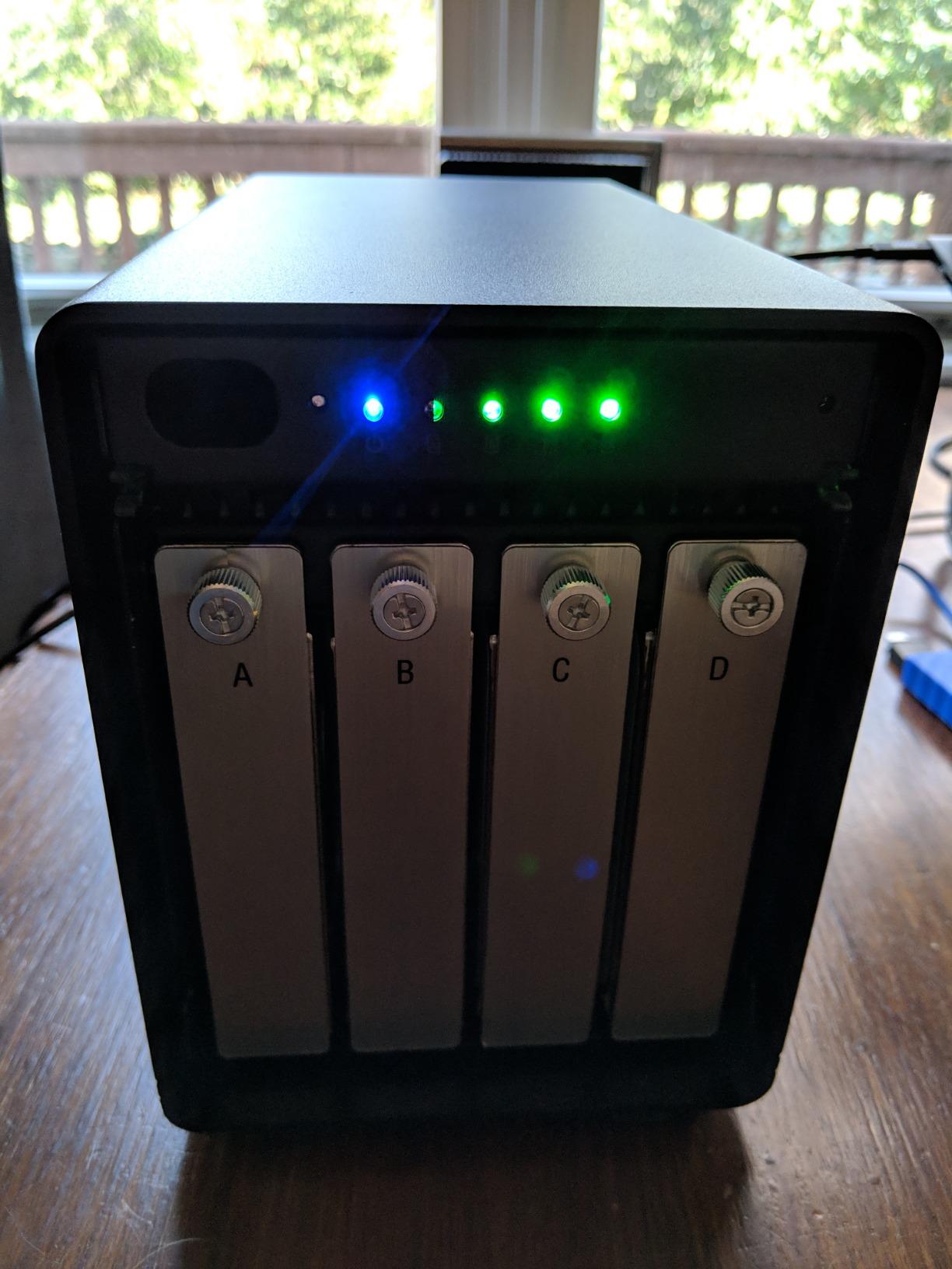 OWC ThunderBay 4 Thunderbolt 40Gb/s Four-Bay SATA Enclosure w/ SoftRAID | Add up to four 3.5-inch or 2.5-inch SATA drives - Up to 1527MB/s - SoftRAID Premium (3 Year) - RAID 0/1/4/5/1+0 (10)/JBOD customer photo 1