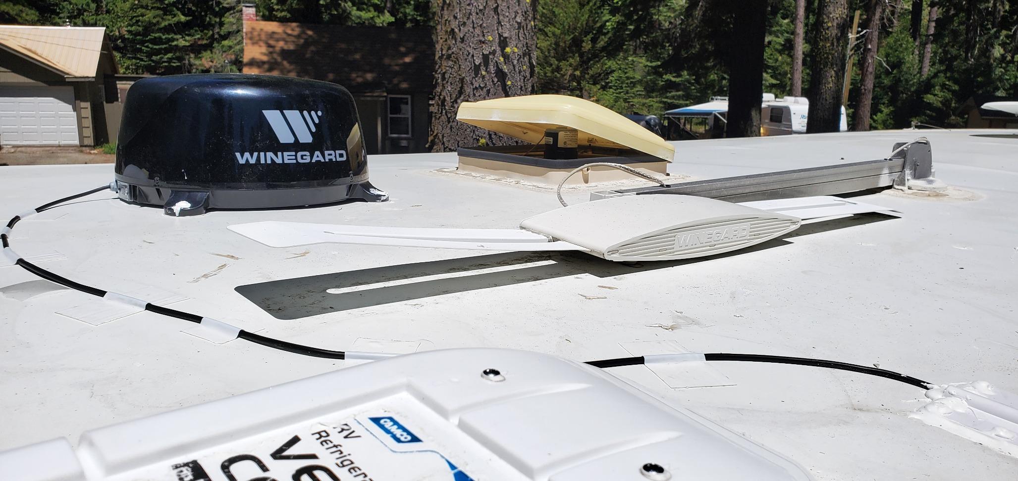 Winegard 434719 ConnecT 2.0 4G2 (WF2-435) 4G LTE and Wi-Fi Extender for RVs customer photo 1
