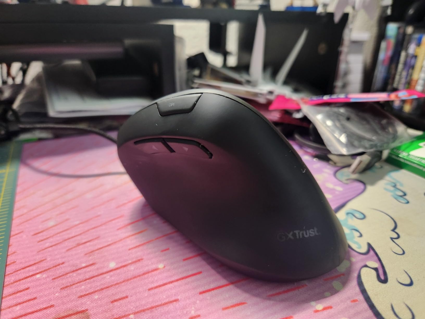 Trust Gaming GXT 144 Rexx Vertical Ergonomic Gaming Mouse, 250-10,000 DPI, 6 Buttons, Black customer photo 2