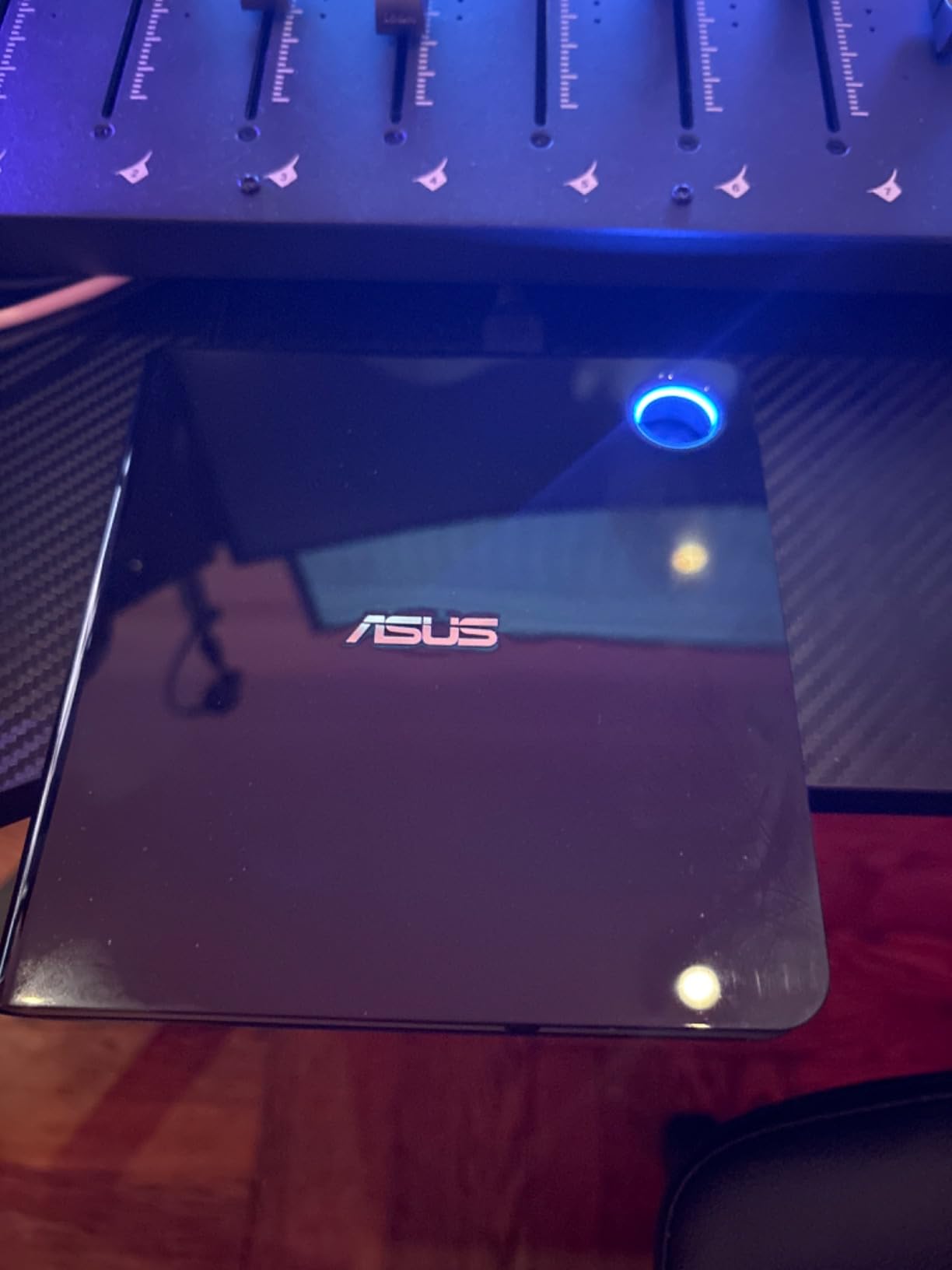 ASUS SBW-06D5H-U BDXL External Ultra Slim Blu-ray and MDisc Burner USB 3.1 USB-C 2 Cables Black customer photo 1
