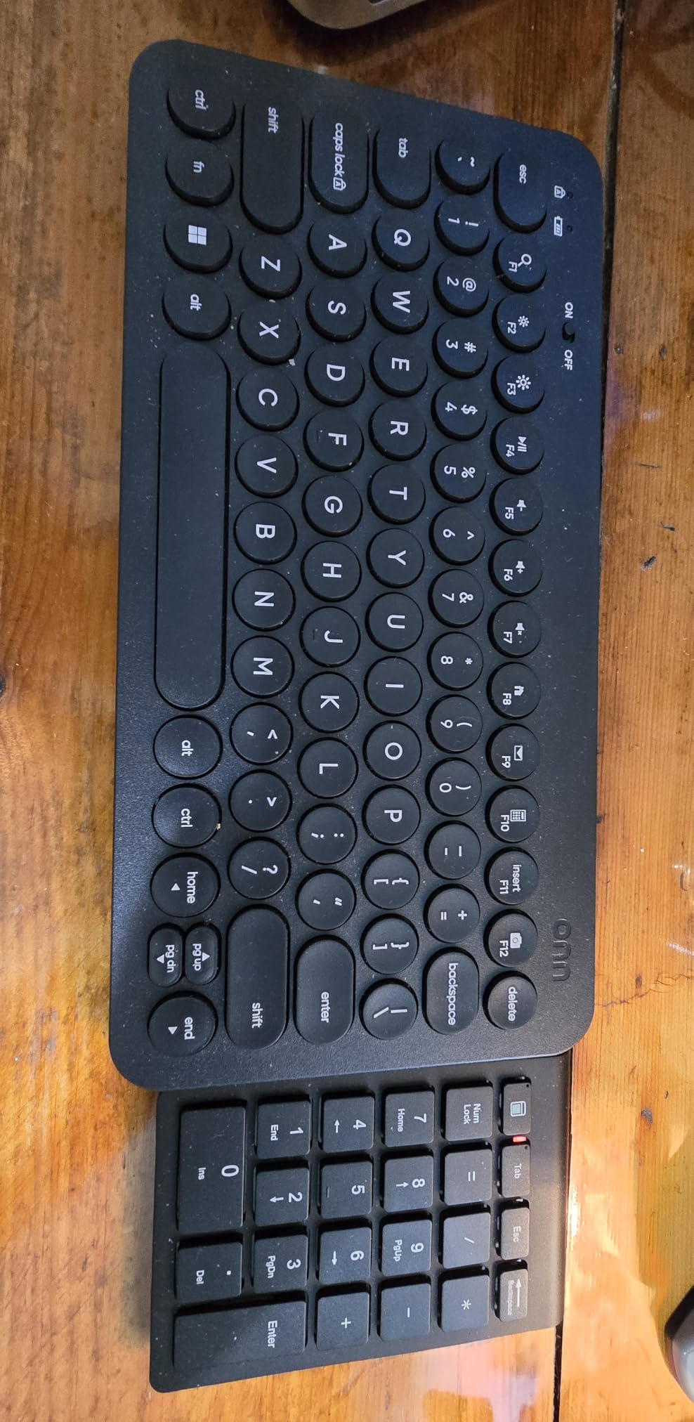 Foloda Wireless Number Pads, Numeric Keypad Numpad 22 Keys Portable 2.4 GHz Financial Accounting Number Keyboard Extensions 10 Key for Laptop, PC, Desktop, Surface Pro, Notebook customer photo 2
