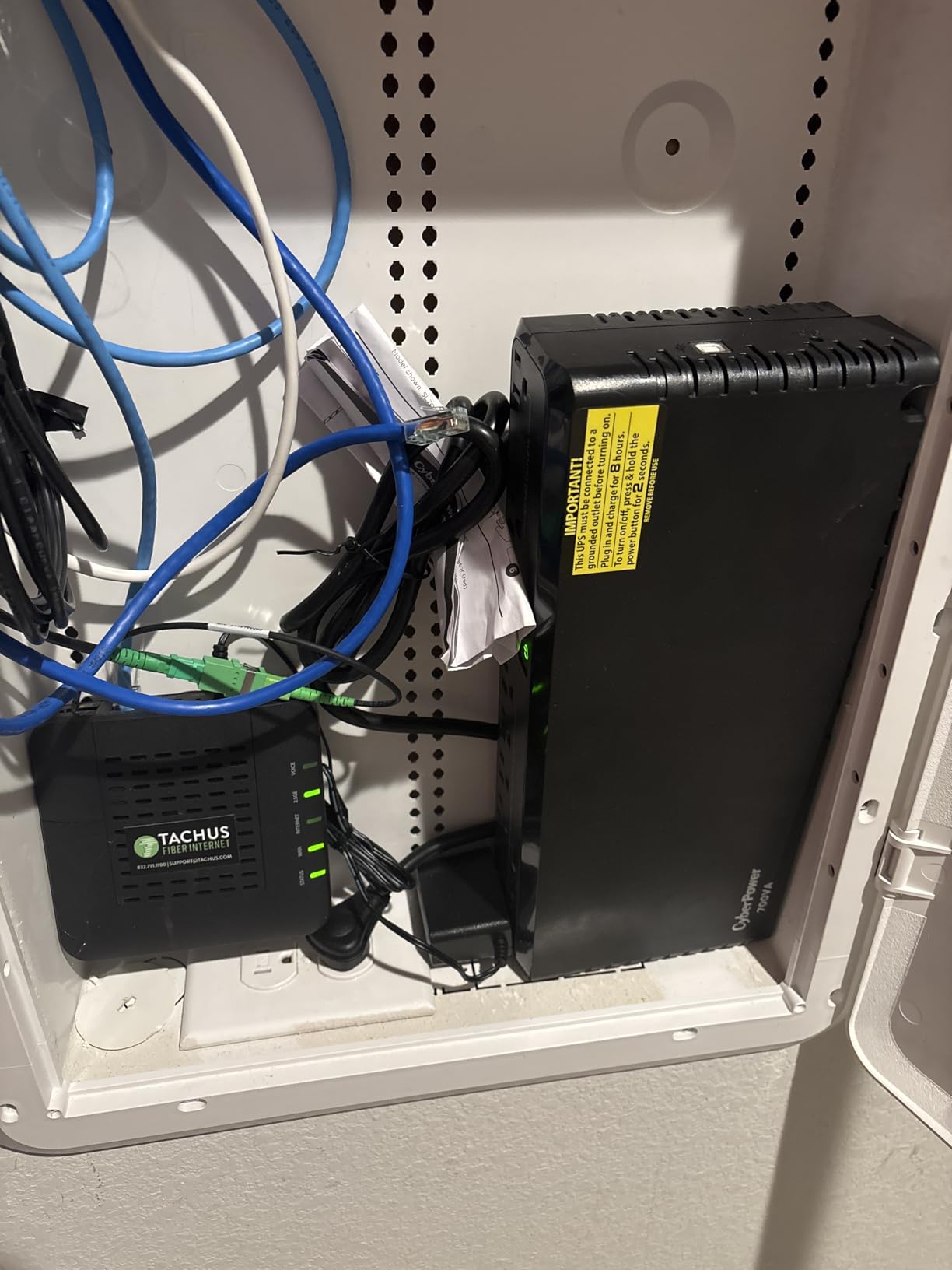CyberPower SL700U Standby UPS Battery Backup and Surge Protector | 700VA/370W, 8 Outlets, Slim Profile, UL Certified customer photo 1