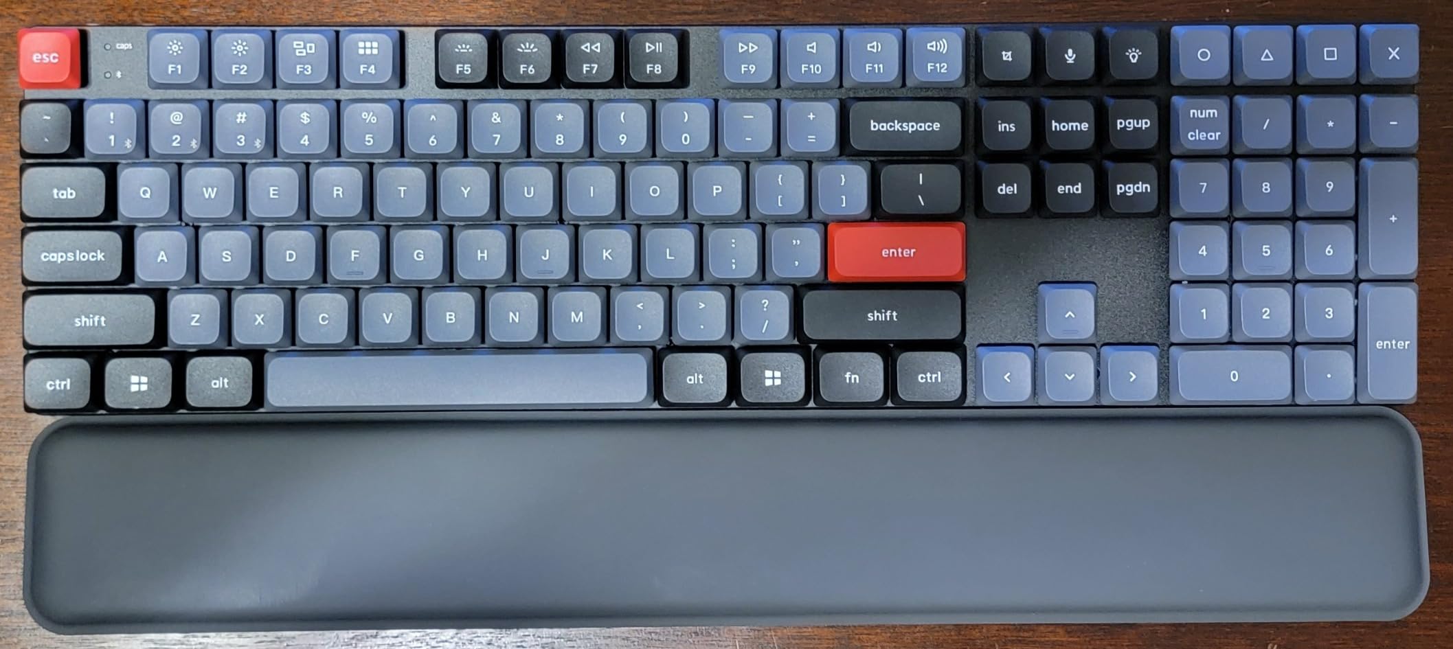 Logitech Palm Rest MX Keys Premium - Black customer photo 1
