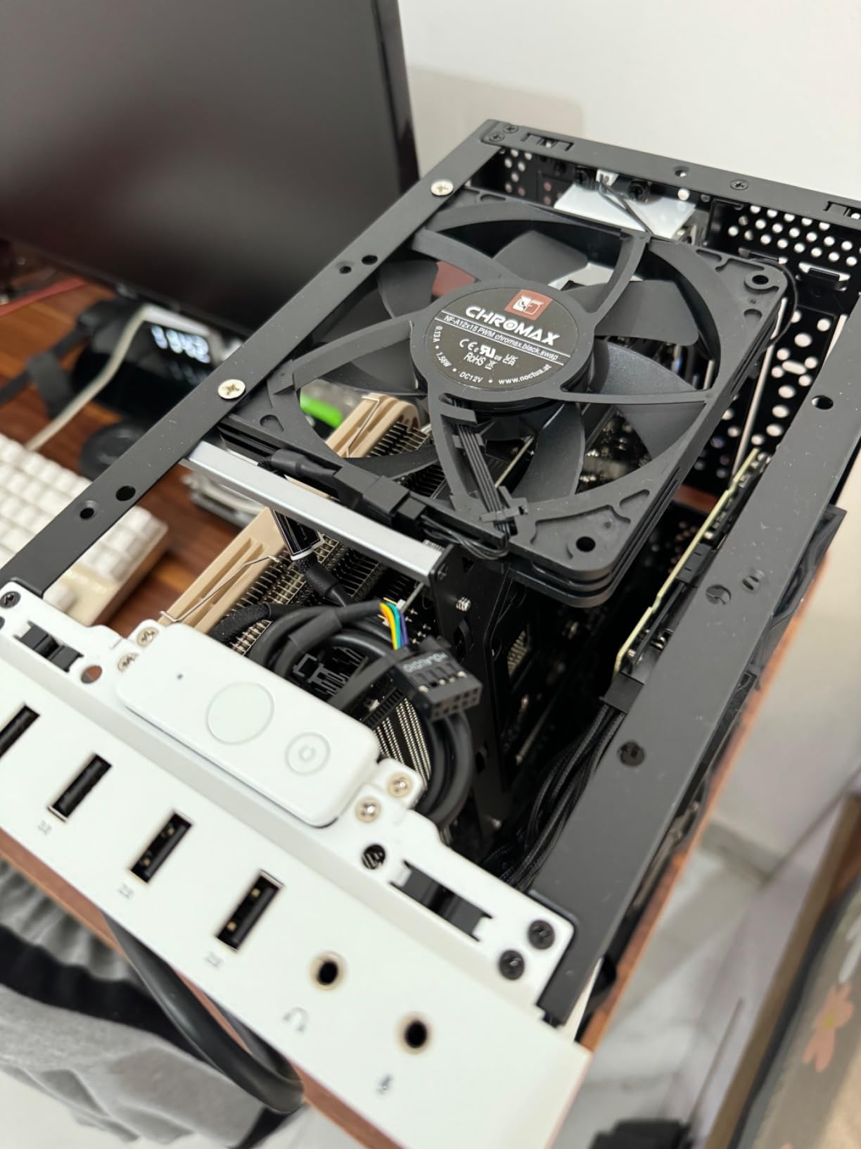 Noctua NF-A12x15 PWM chromax.Black.swap, High-Performance Quiet Fan 120mm, 15mm Slim Fan, 1850rpm 4-Pin PWM customer photo 2