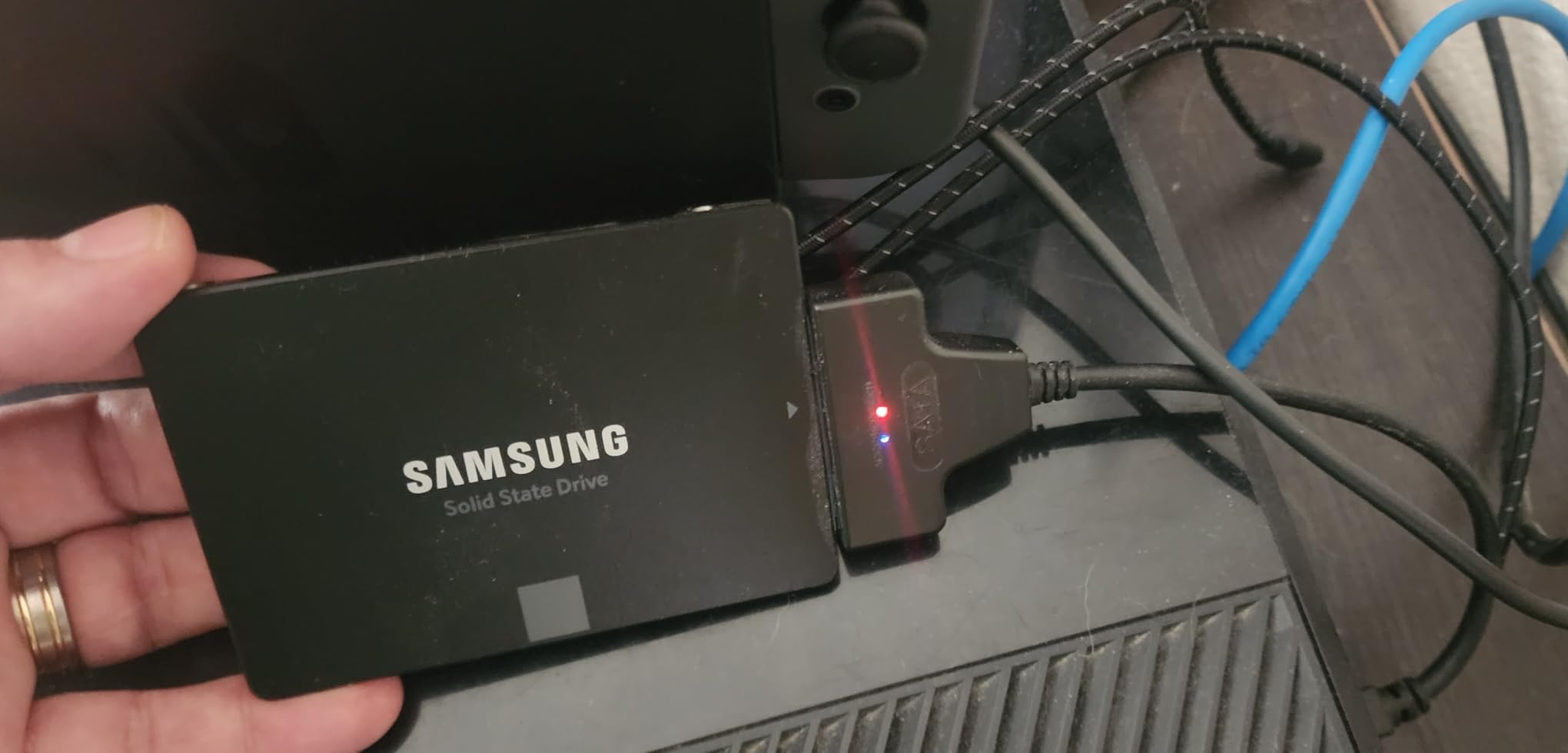 Samsung MU-PC2T0K/WW 2TB T7 Touch SSD Black customer photo 1