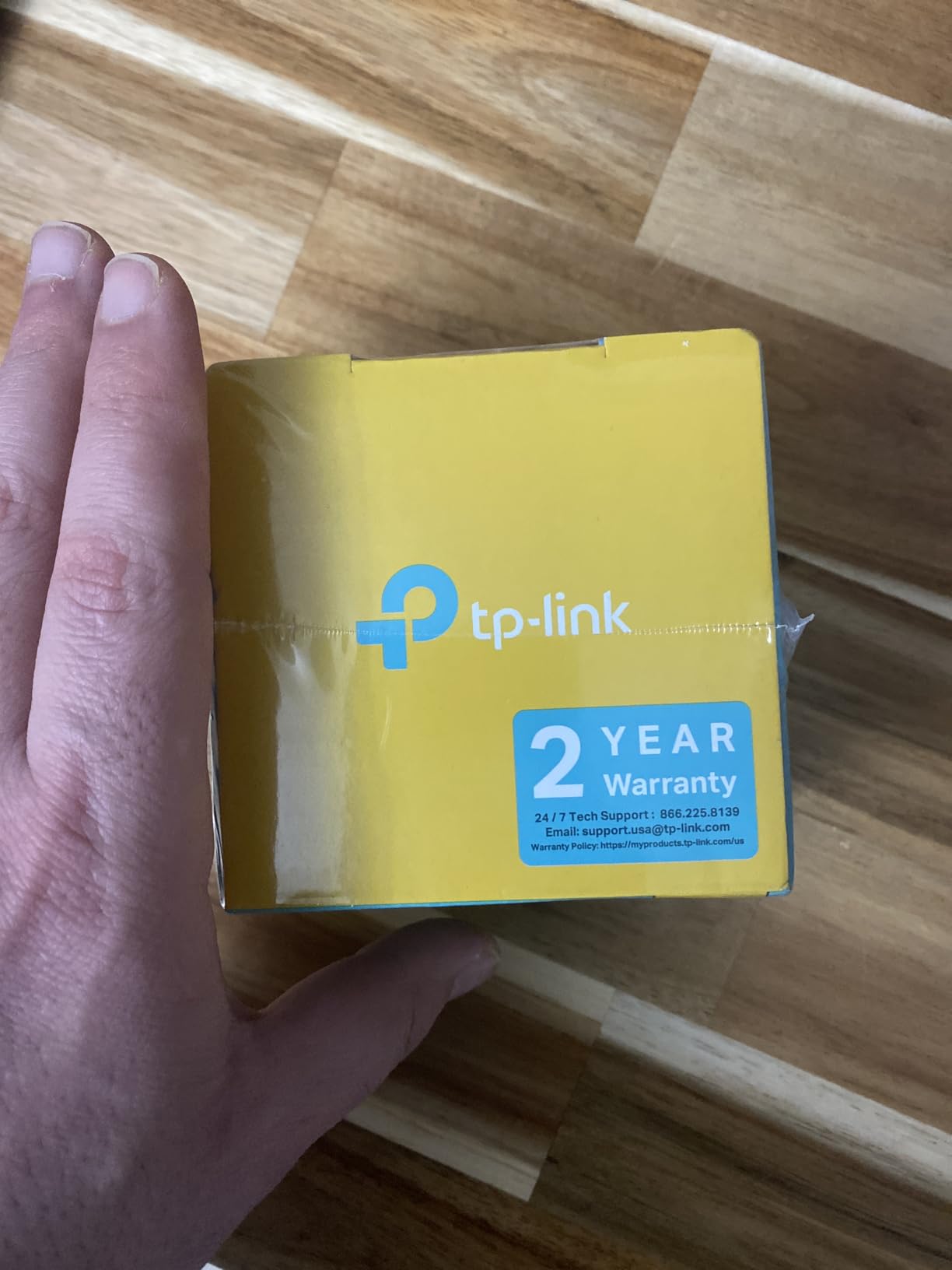 TP-Link LS1005G, Litewave 5 Port Gigabit Ethernet Unmanaged Switch | Desktop Ethernet Splitter, Unshielded Network Switch, Plug & Play, Fanless Quiet customer photo 2