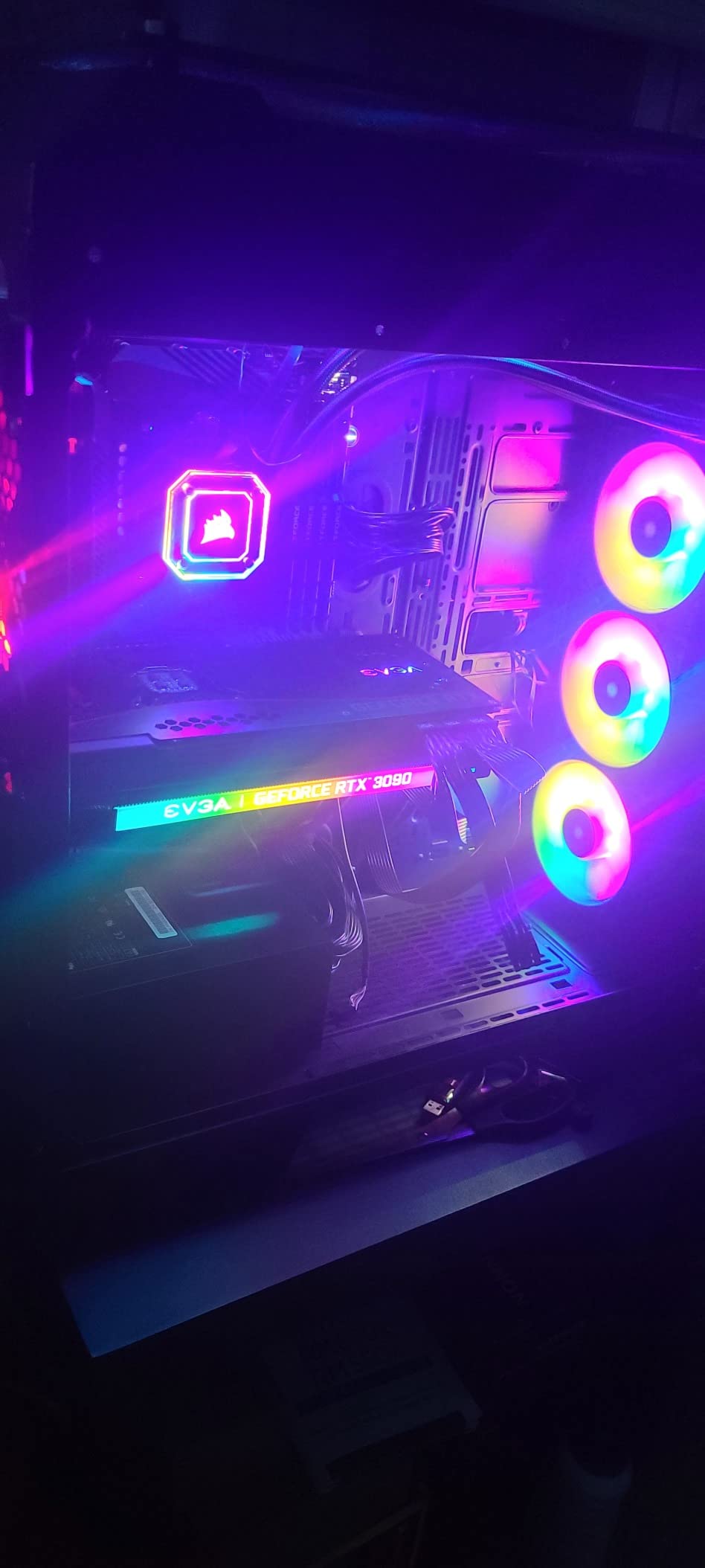EVGA GeForce RTX 3090 FTW3 Ultra Gaming, 24GB GDDR6X, iCX3 Technology, ARGB LED, Metal Backplate customer photo 1