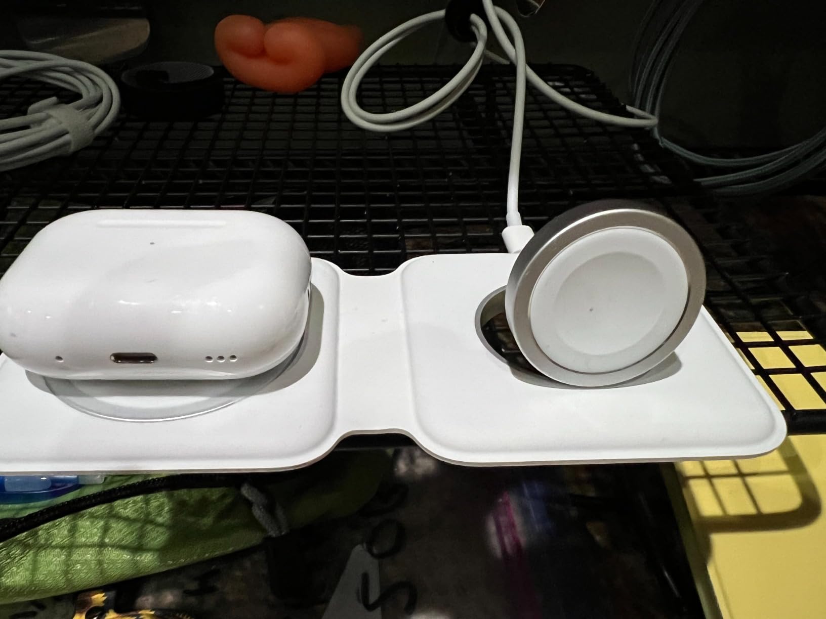 Apple MagSafe Duo - Wireless Charger with Fast Charging Capability, Type C Wall Charger, Compatible with iPhone, AirPods and Watch customer photo 1