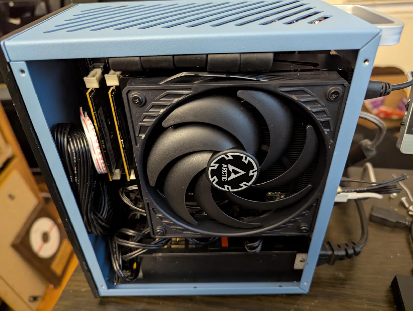 ARCTIC P12 Slim PWM PST - PC Fan, 120mm Fan, Pressure-optimised, 15mm Slim customer photo 1