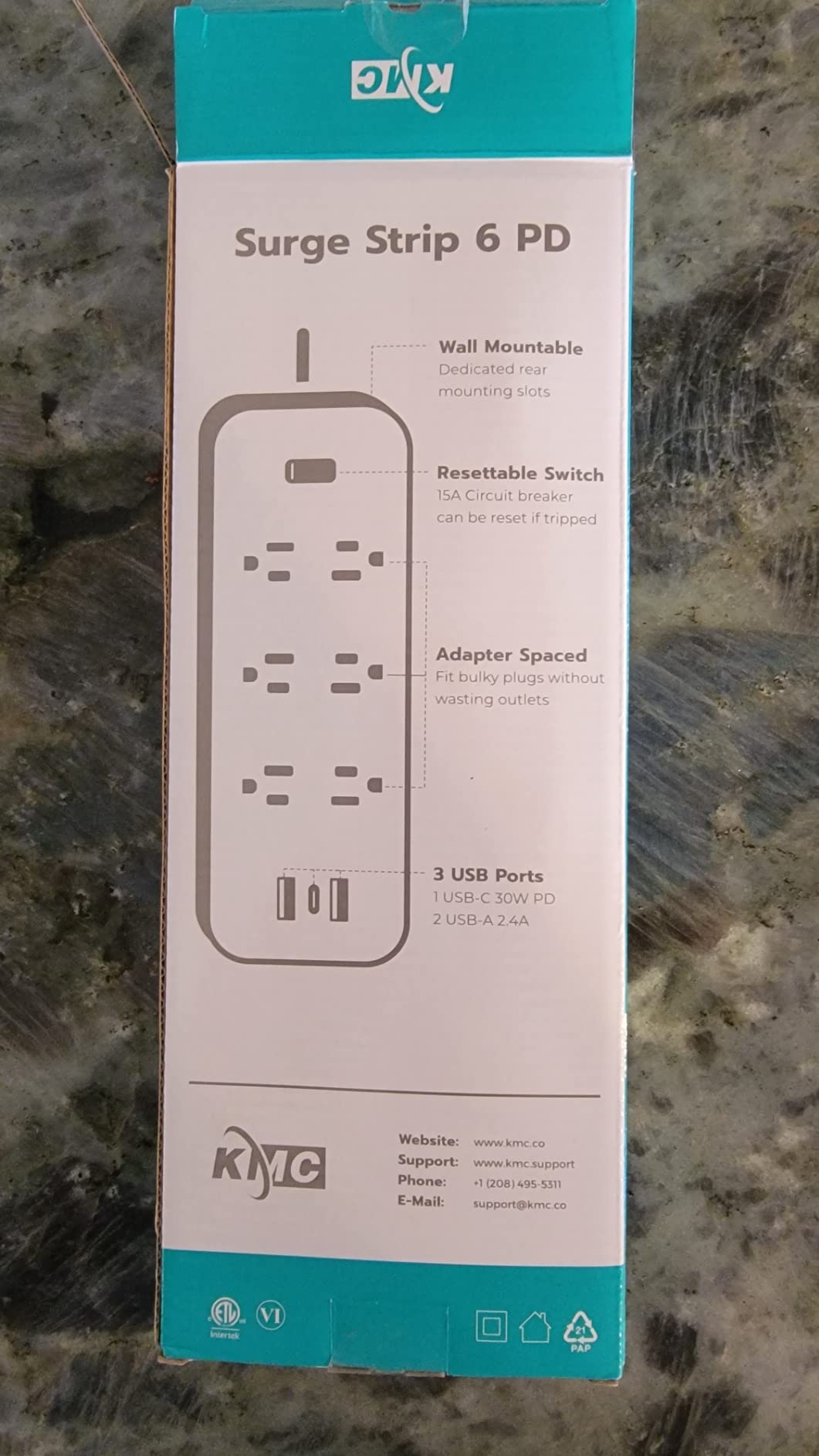 KMC USB-C PD Surge Protector 6-Outlet Power Strip, 30W Power Delivery Port, 2 USB-A Ports, 980J Protection, 4-Foot Extension Cord, White customer photo 1