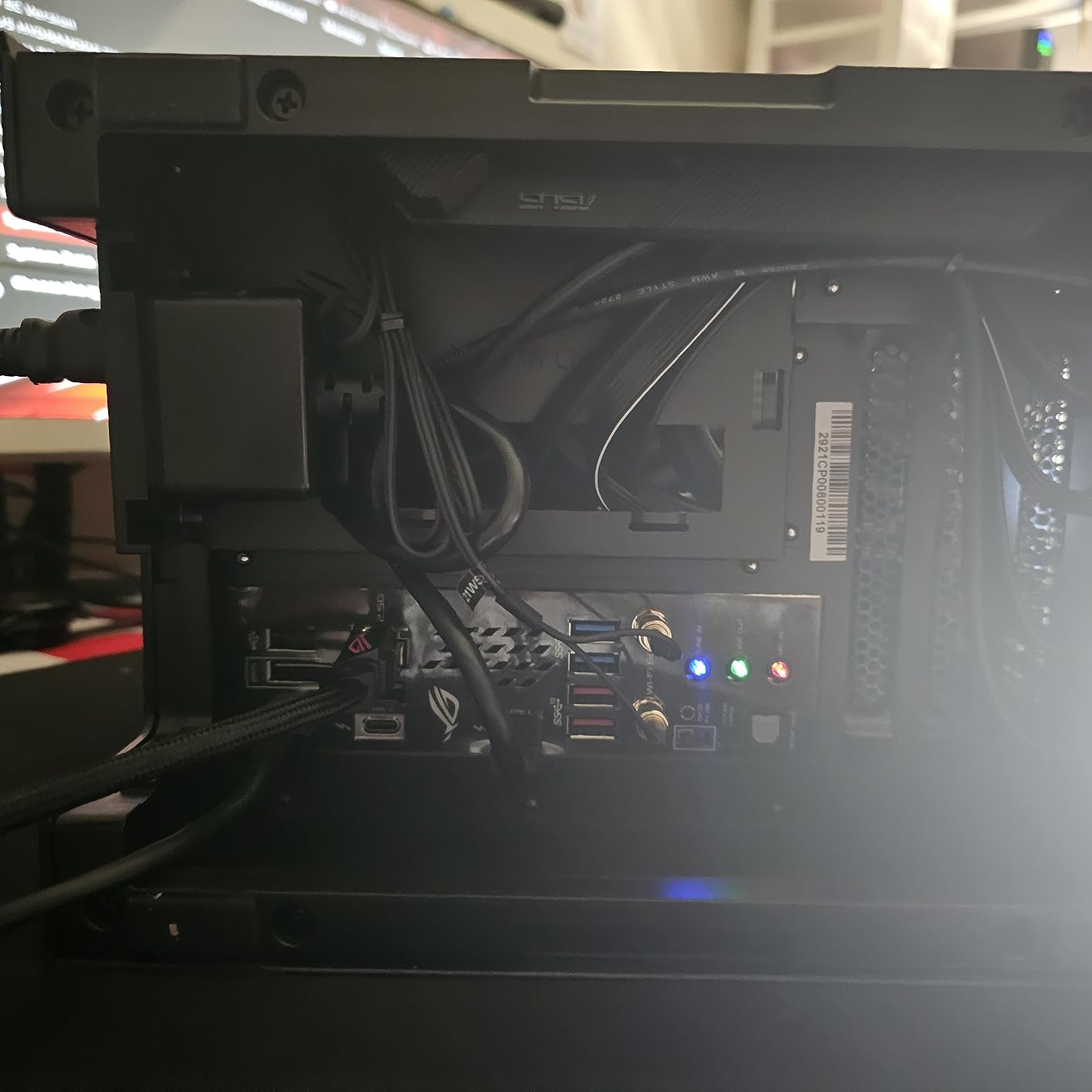 HYTE Revolt 3 Small Form Factor Premium ITX Computer Gaming Case Only, Metal, Black customer photo 2