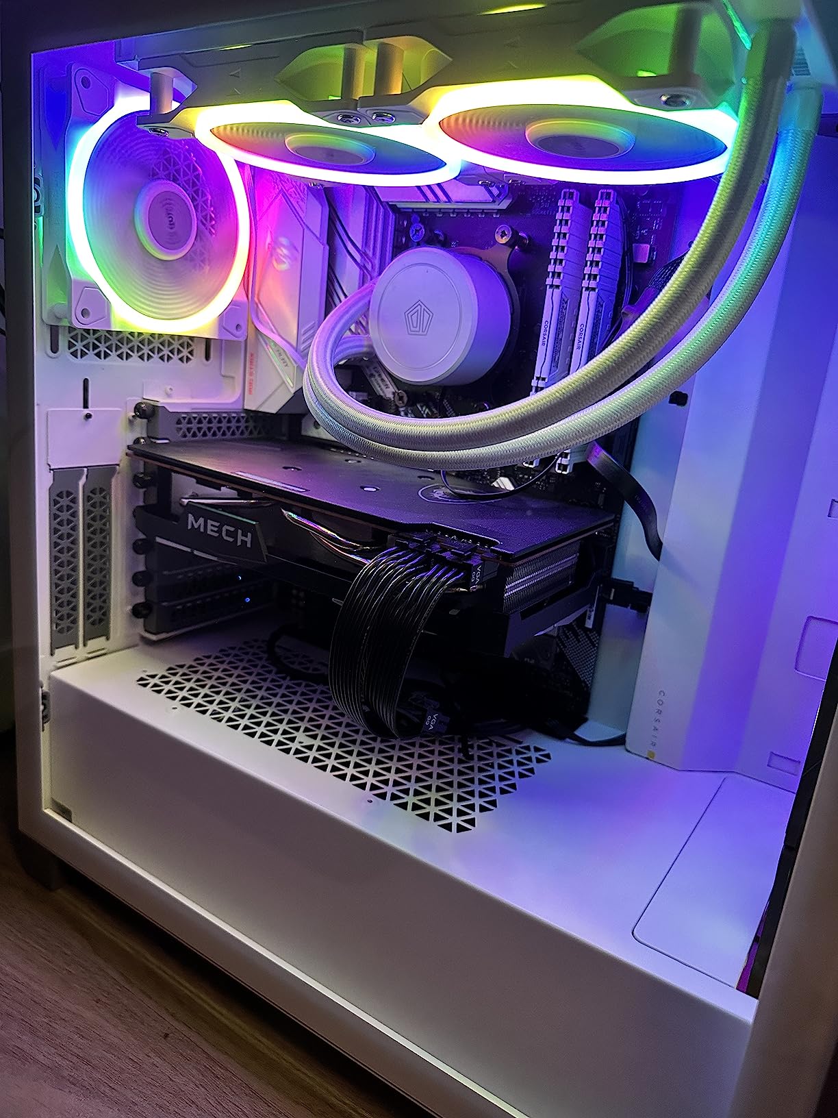 be quiet! Light Wings 140mm PWM High Speed Low Noise Premium ARGB Cooling Fan | 4-Pin | Ideal for Radiators and Heat Sinks | Black | BL075 customer photo 1