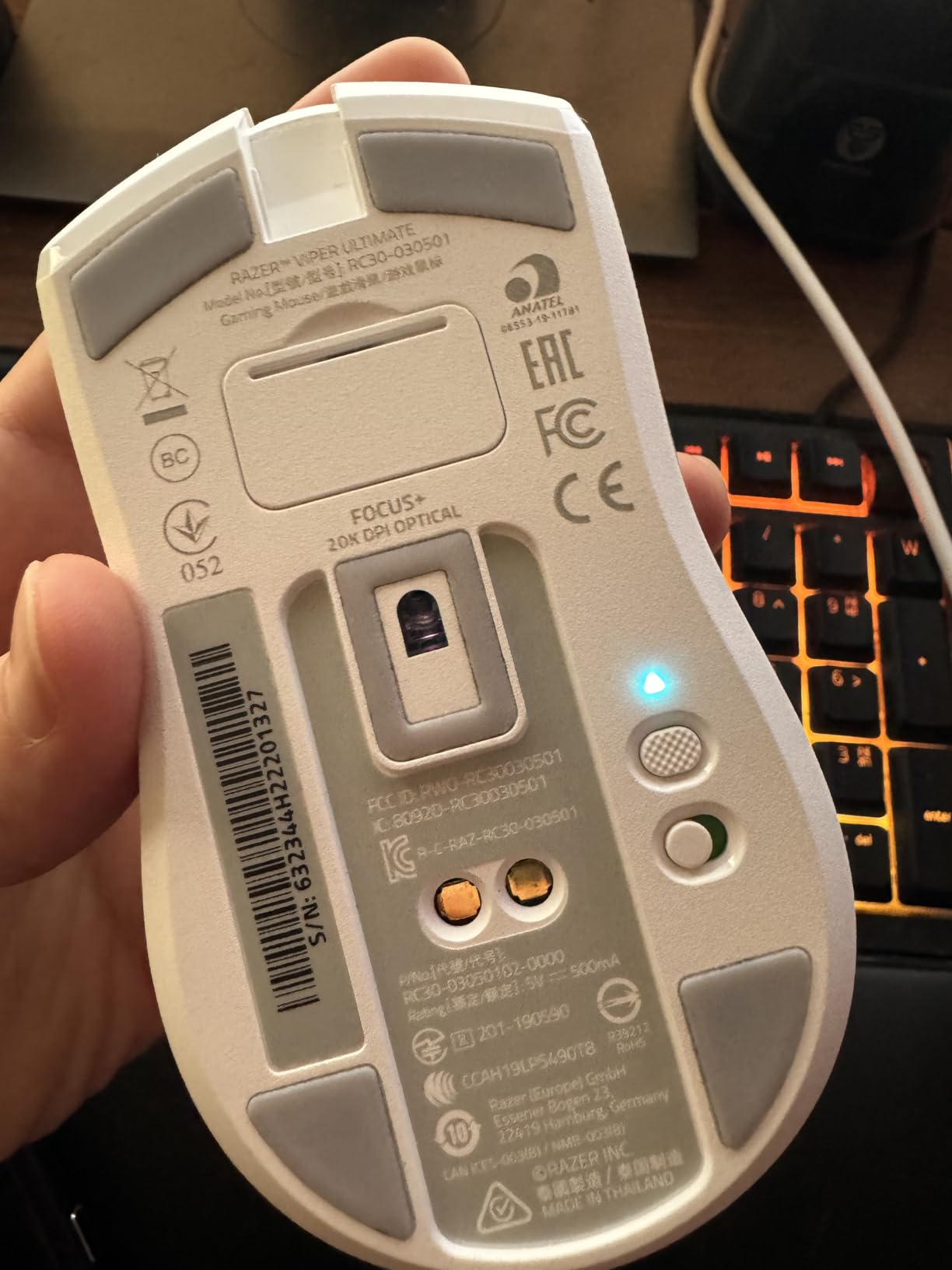 Razer Viper Ultimate Lightweight Wireless Gaming Mouse & RGB Charging Dock: Hyperspeed Wireless Technology - 20K DPI Optical Sensor - 74g Lightweight - 70 Hr Battery - Mercury White customer photo 1