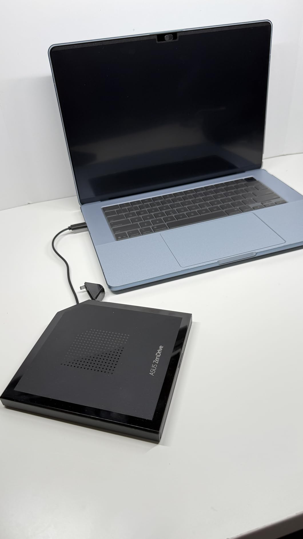 ASUS ZenDrive V1M External DVD Drive and Writer with Built-in Cable-Storage Design, USB-C Interface, Compatible with Win 11 and macOS, M-DISC Support, SDRW-08V1M-U, 1 Year Warranty customer photo 2