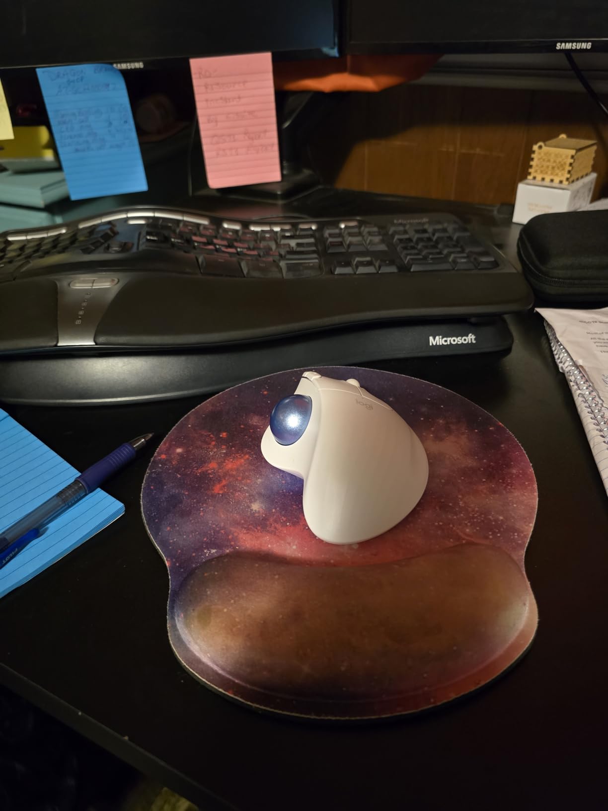 Logitech Ergo M575S Wireless Bluetooth Trackball Mouse - Graphite Blue Ball customer photo 2