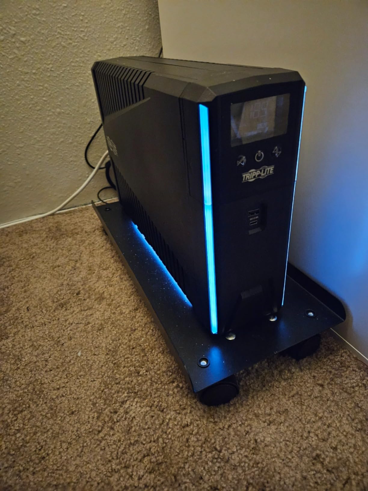 Eaton Tripp Lite SMART1500PSGLCD Pure Sine Wave 1500VA Gaming UPS 900W customer photo 2