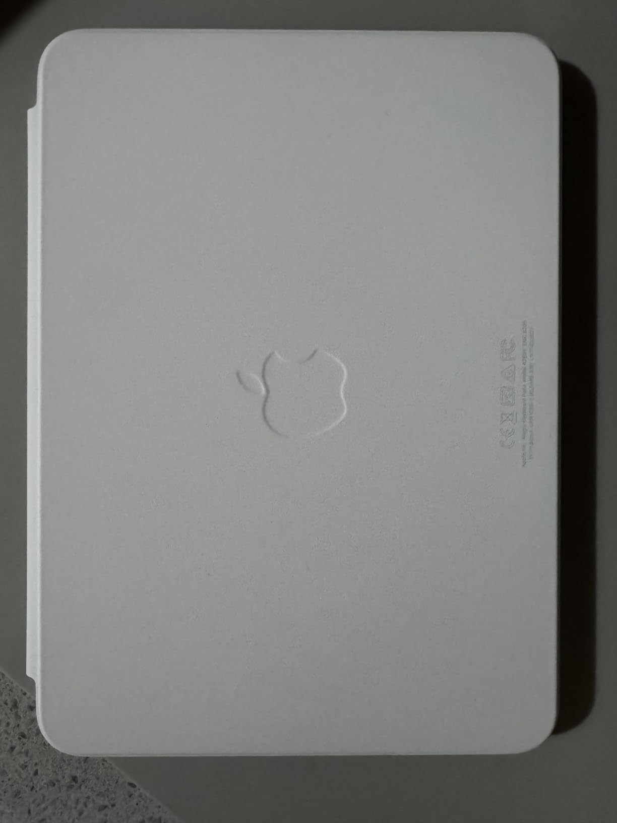 Apple Magic Keyboard Folio: iPad Keyboard and case for iPad (A16 and 10th Generation), Detachable Two-Piece Design that attaches magnetically, Built-in trackpad, US English - White customer photo 1