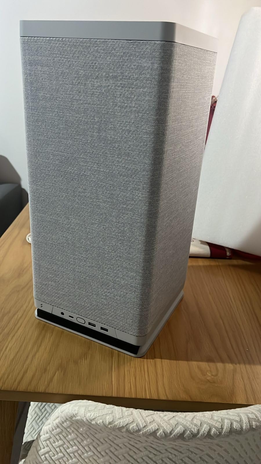 Phanteks Mood Light Gray PC Case - Sleek Fabric Design, 180mm Top Fan, Conceals 325mm Graphics Card, m-ITX Motherboard Compatible, Easy Access Build, Efficient Cooling customer photo 1