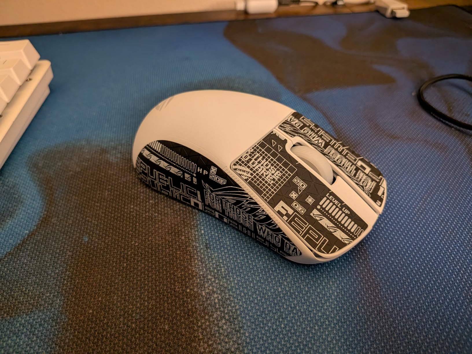 ASUS ROG Harpe Ace Aim Lab Wireless Esports Gaming Mouse - Aim Lab Settings Optimizer, Pro-Tested, Right-Handed, 54g Lightweight, Tri-Mode Connectivity, 36K DPI, 90Hr Battery, PC/Mac Support - Black customer photo 1