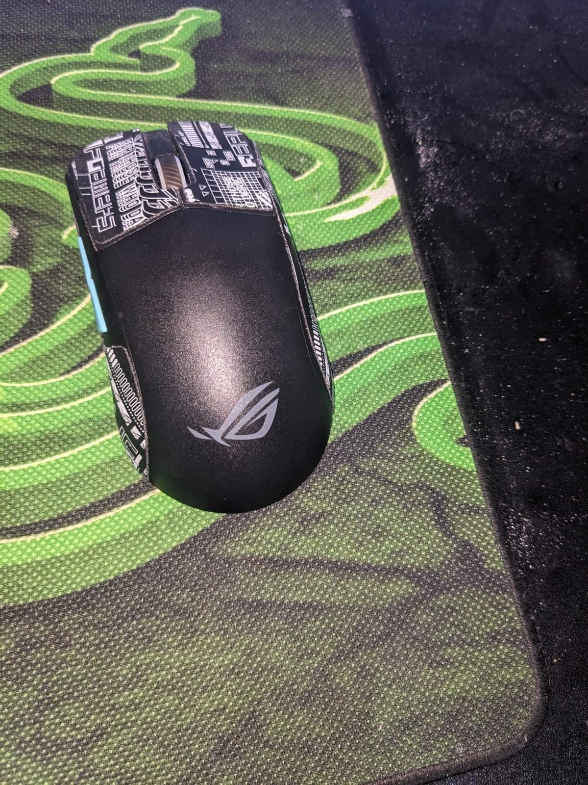 ASUS ROG Harpe Ace Aim Lab Wireless Esports Gaming Mouse - Aim Lab Settings Optimizer, Pro-Tested, Right-Handed, 54g Lightweight, Tri-Mode Connectivity, 36K DPI, 90Hr Battery, PC/Mac Support - Black customer photo 2