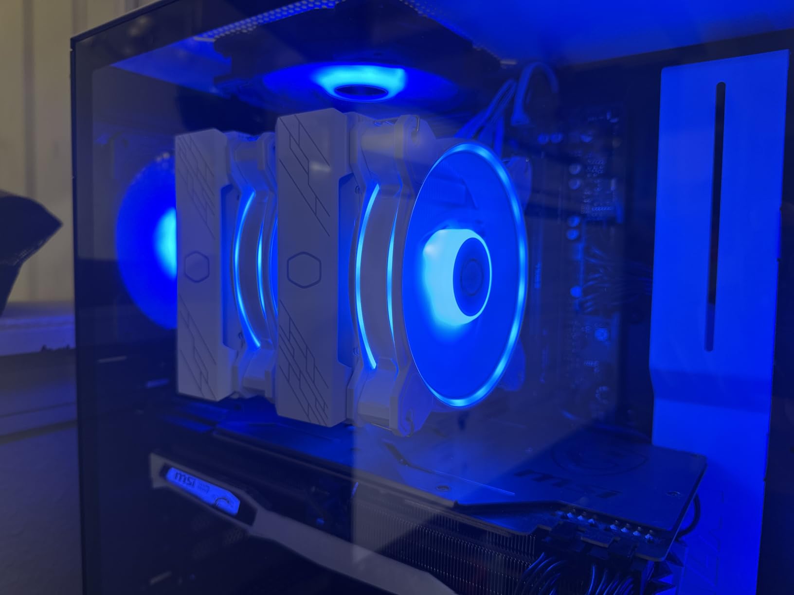 Cooler Master Hyper 622 Halo White Dual Tower CPU Air Cooler, 120 Halo² PWM Fan, Dual Loop ARGB, 6 Copper Heat Pipes, Nickel-Plated, 154mm Tall, AMD AM5/AM4, Intel LGA 1851/1700/1200 customer photo 1