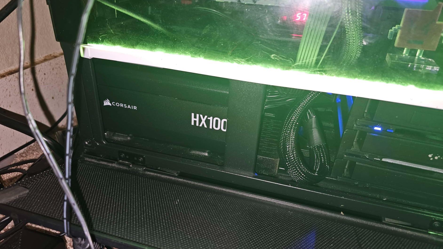 Corsair HX1000i Fully Modular Ultra-Low Noise ATX Power Supply - ATX 3.1 & PCIe 5.1 Compliant - Fluid Dynamic Bearing Fan - CORSAIR iCUE Software Compatible - 80 Plus Platinum Efficiency - Black customer photo 2