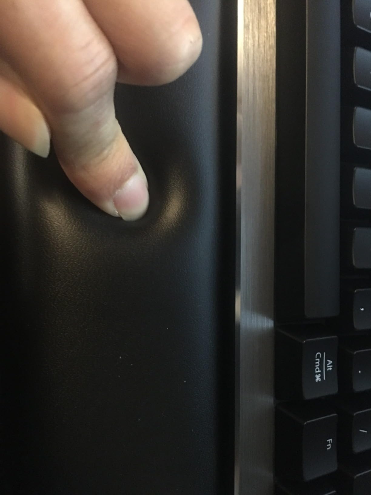 Kensington MK7500F QuietType Pro Mechanical Keyboard Space Gray | Silent mechanical keys, 2.4GHz and Bluetooth wireless, backlit, spill-proof, compatible with Mac M1-M4 and Windows customer photo 1