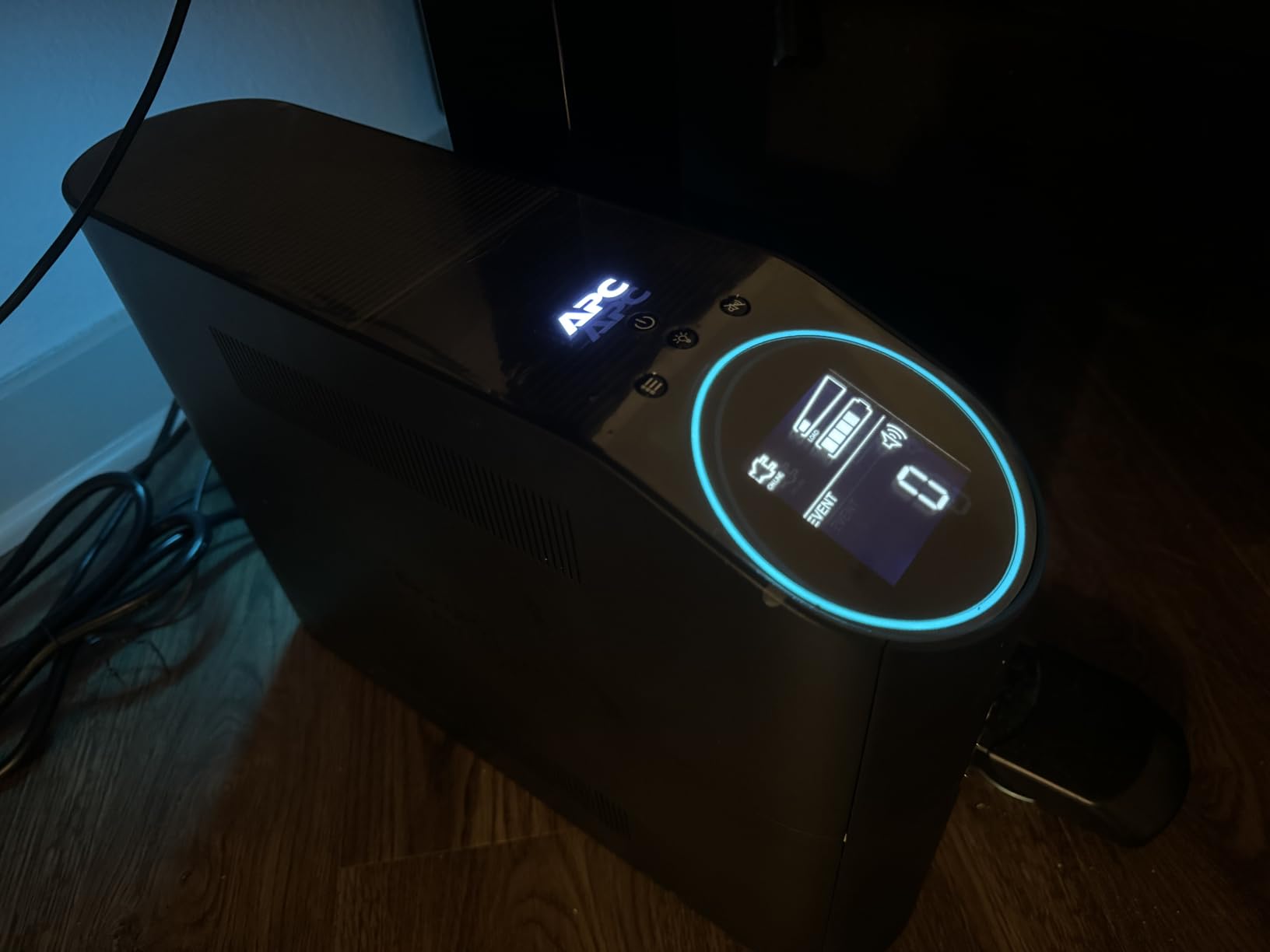 APC 1500VA/900W Back-UPS Pro Pure Sinewave UPS for Gaming PC, Xbox Series X | Back-UPS Pro Gaming UPS. Pure sine wave UPS for PS5, Xbox & gaming PCs - RGB lighting, USB-C Charging, AVR, surge protection customer photo 2