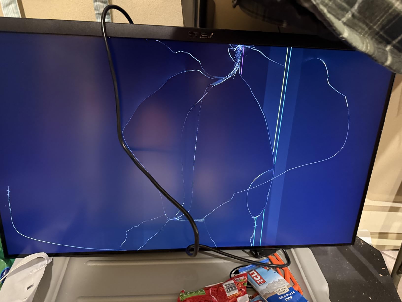 ASUS VP327Q 32 Inch 4K UHD Computer Monitor, HDMI, DisplayPort, Speakers | UHD (3840 x 2160), 99% sRGB, HDR-10, Adaptive-Sync, Flicker Free, Blue Light Filter, VESA Wall Mount, Tilt customer photo 1
