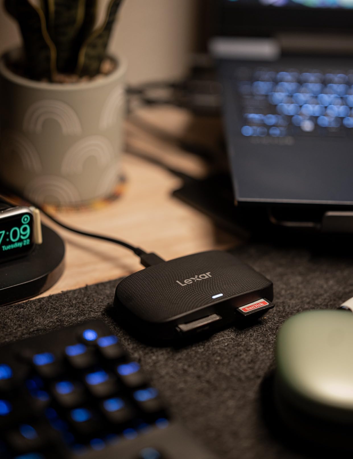 Lexar CFexpress Type B/SD Card Reader, Up to 10Gbps, USB 3.2 Gen 2 | Designed for CFexpress Type B & SD Cards, Dual-slot Simultaneous Offload, Includes USB-C/A Adapter, LRW520U-RNBNG customer photo 2