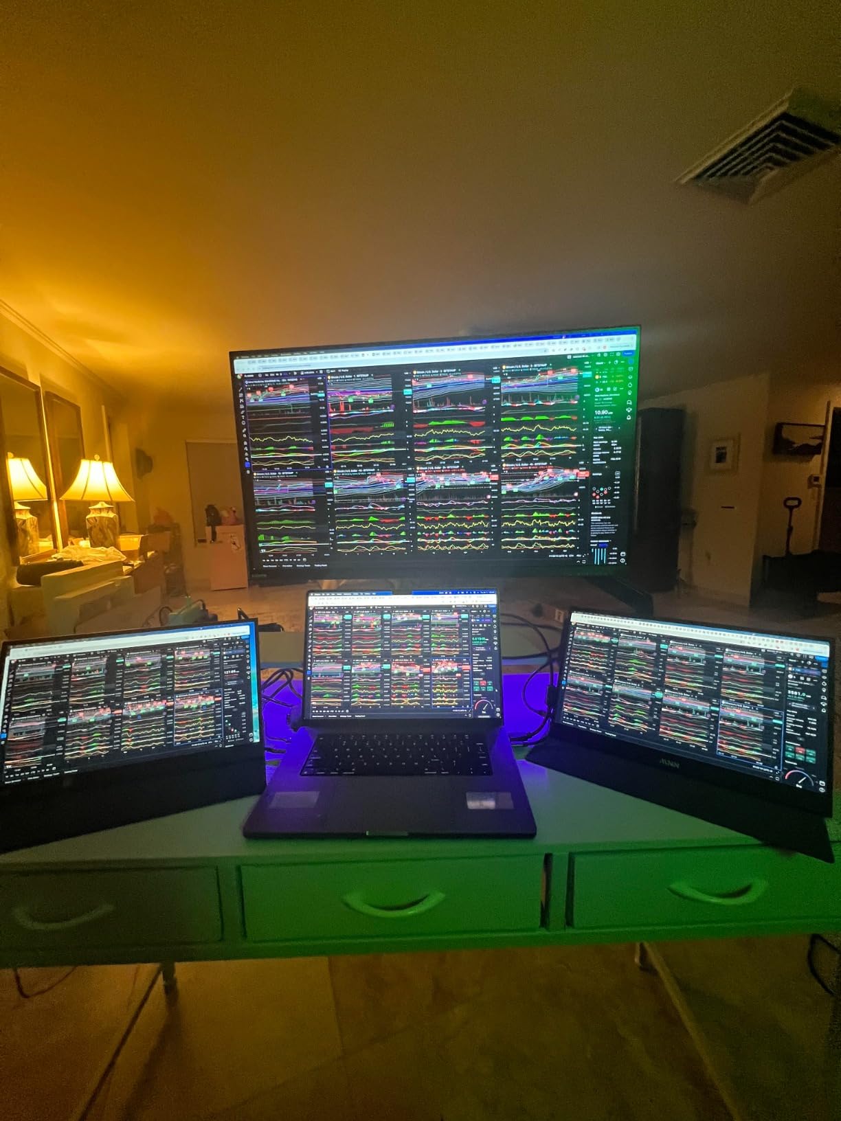 Sceptre 32-inch 4K UHD 3840 x 2160 Monitor 70Hz DisplayPort x2 HDMI x2 100% sRGB Build-in Speakers, Machine Black 2026 (U325W-UPT Series) customer photo 1