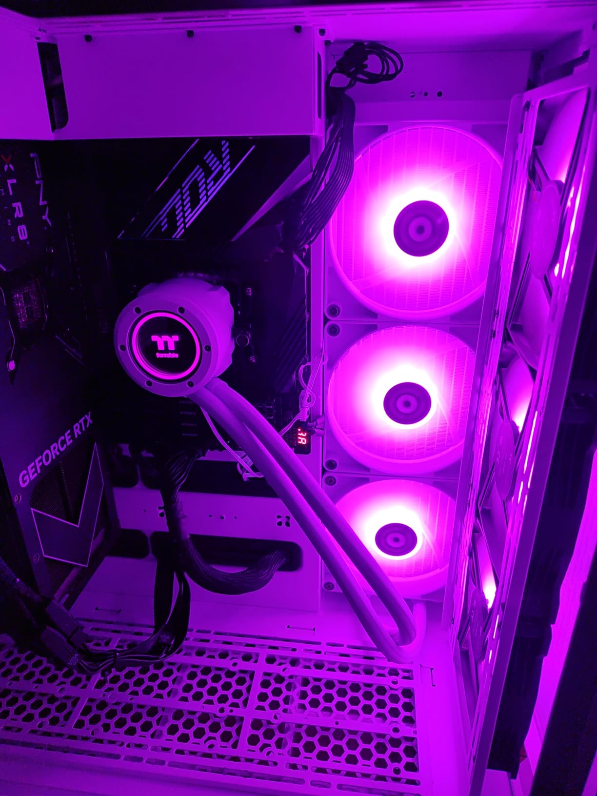 Thermaltake TH420 ARGB Sync V2 CPU Liquid Cooler/AIO Liquid Cooling/Fan 140mm*3/PWM 500~2000 RPM/Mirror Waterblock/MB ARGB Sync Control, CL-W376-PL14SW-A, Black customer photo 1