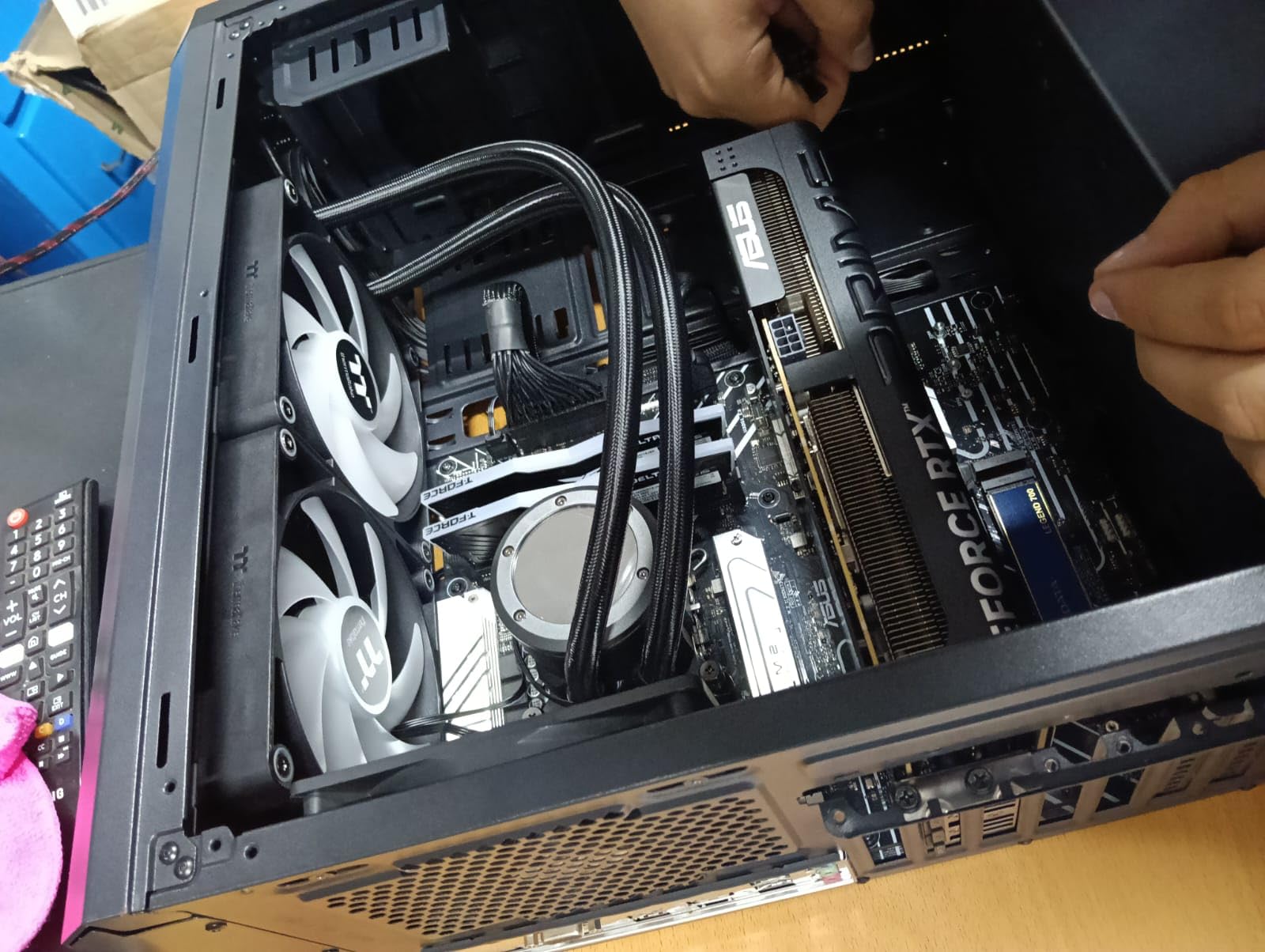 Thermaltake TH420 ARGB Sync V2 CPU Liquid Cooler/AIO Liquid Cooling/Fan 140mm*3/PWM 500~2000 RPM/Mirror Waterblock/MB ARGB Sync Control, CL-W376-PL14SW-A, Black customer photo 2
