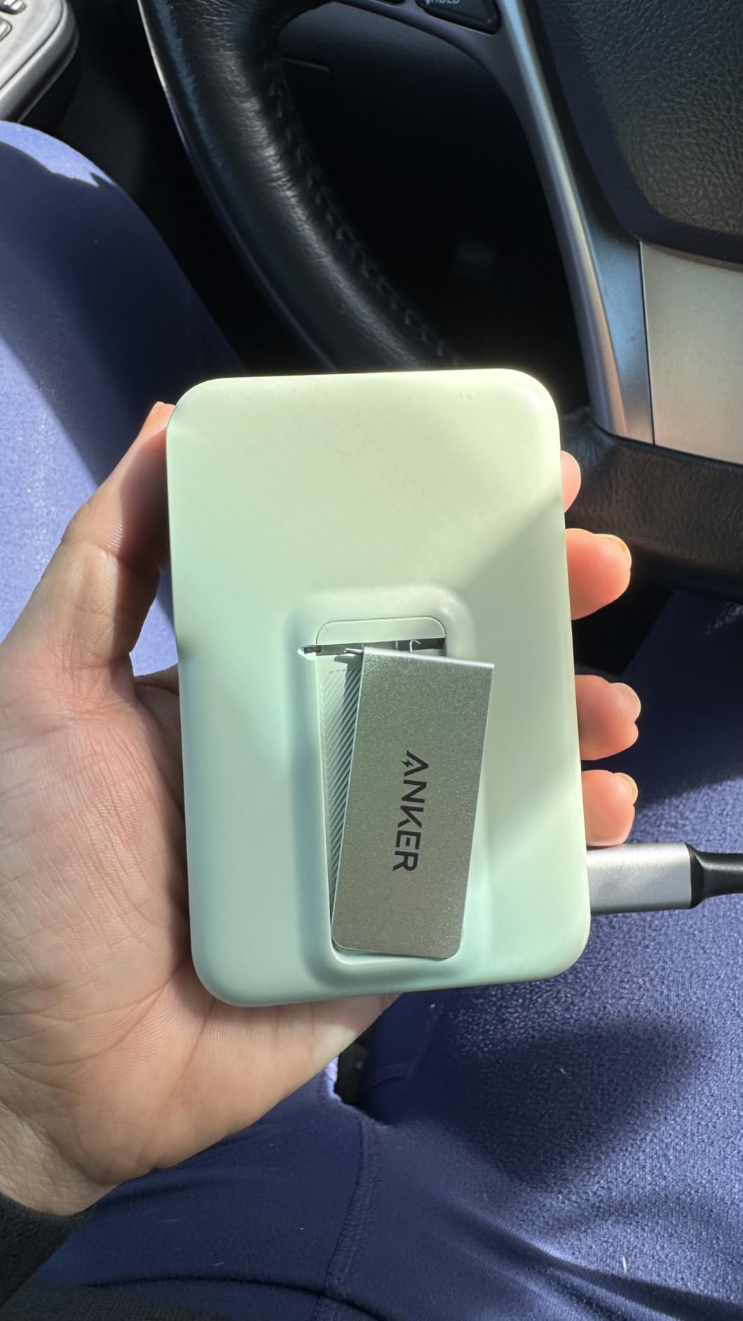Anker MagGo Power Bank, 10,000mAh Qi2-Certified 15W Max Portable Charger | Fast MagSafe-Compatible Battery Pack, Smart Display, Foldable Stand, for iPhone 16 / 15 / 14 / 13 Only customer photo 1
