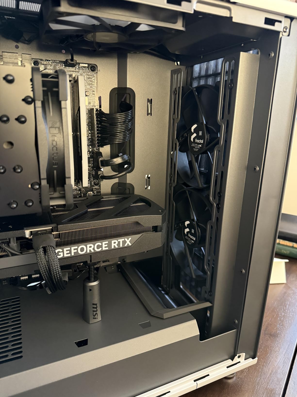 Fractal Design North XL Charcoal Black TG Dark customer photo 1