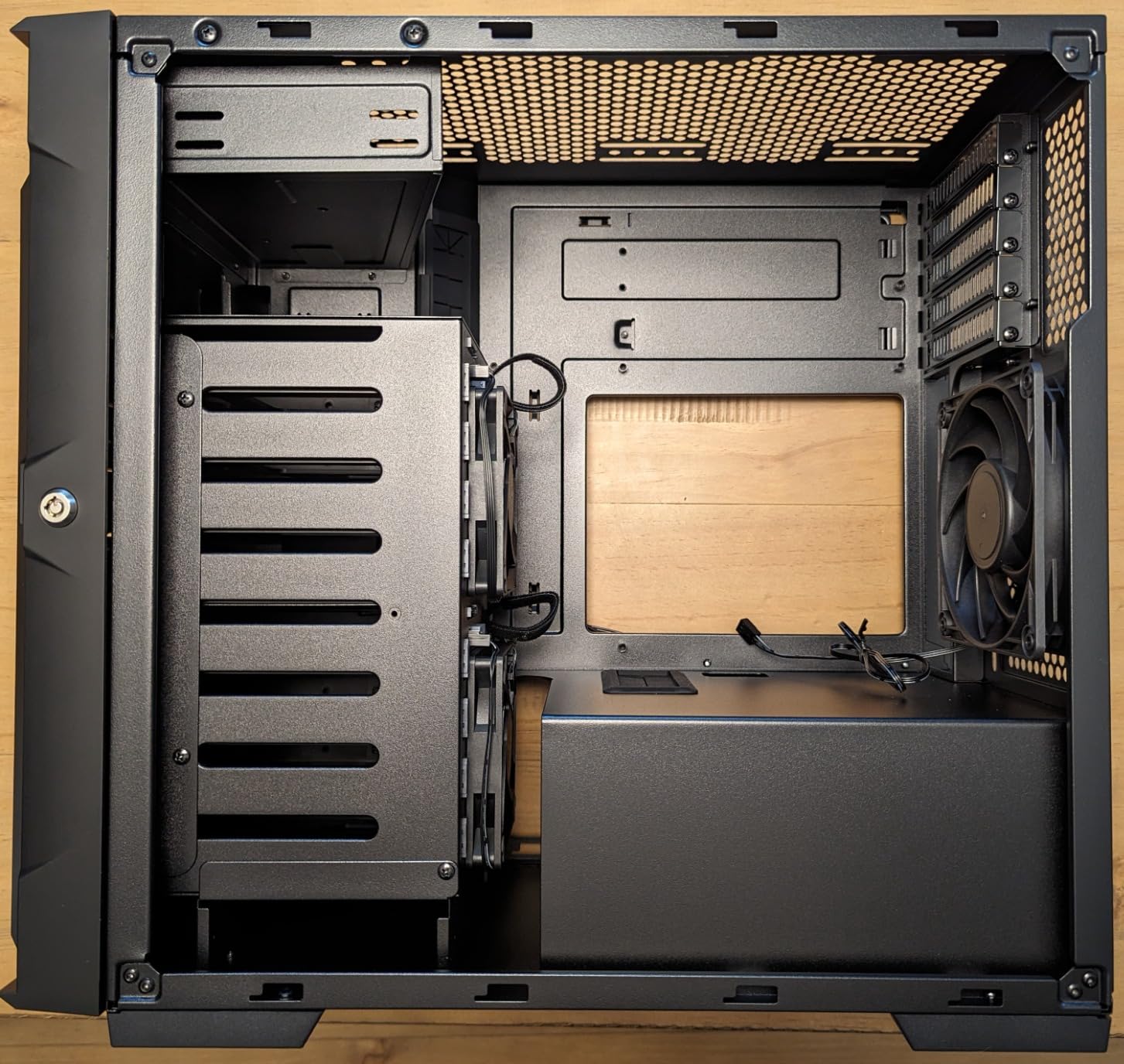 Silverstone Technology CS382 8-Bay SAS-12G / SATA-6G Hot-swappable High Performance Micro-ATX NAS Chassis, SST-CS382 customer photo 2