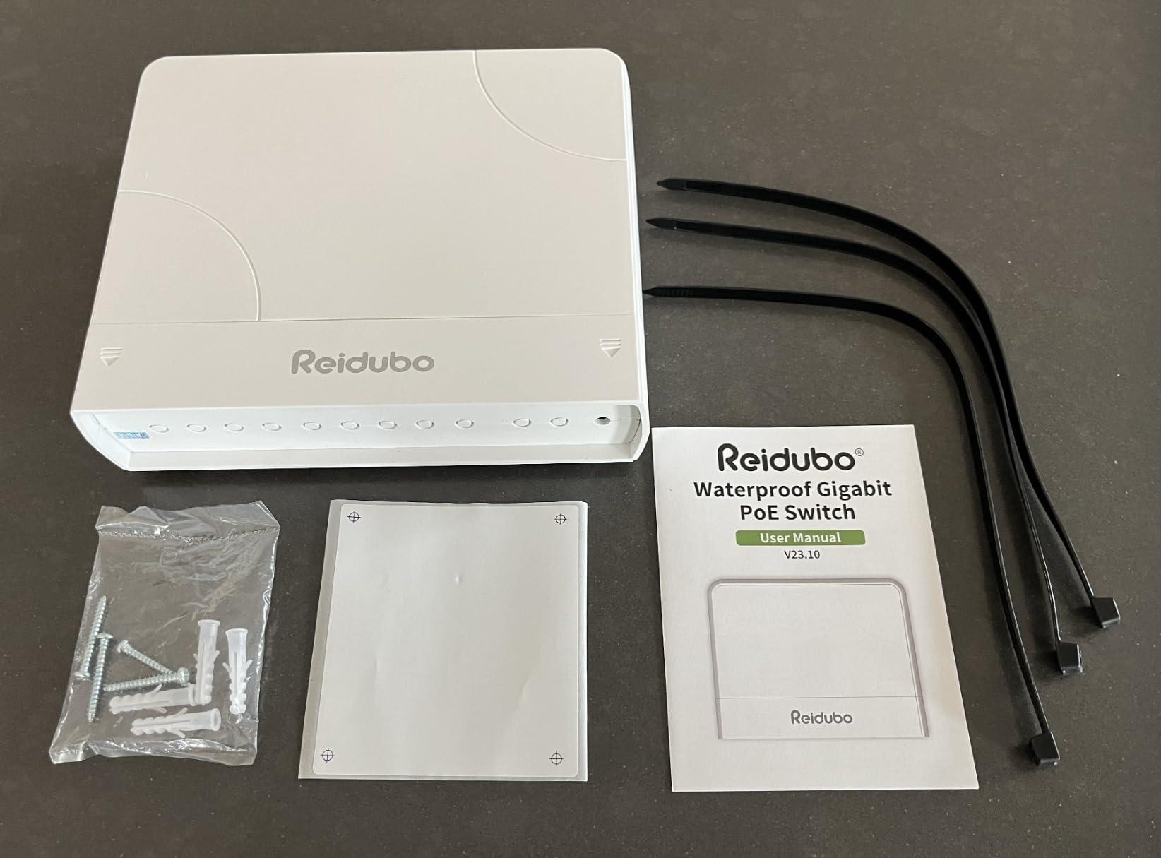 8 Port Gigabit PoE Switch Outdoor, 1000 Mbps 8 PoE+ Ports 120W PoE Extender, IEEE802.3af/at Power Over Ethernet Unmanaged Outdoor Network Switch, Plug & Play customer photo 2