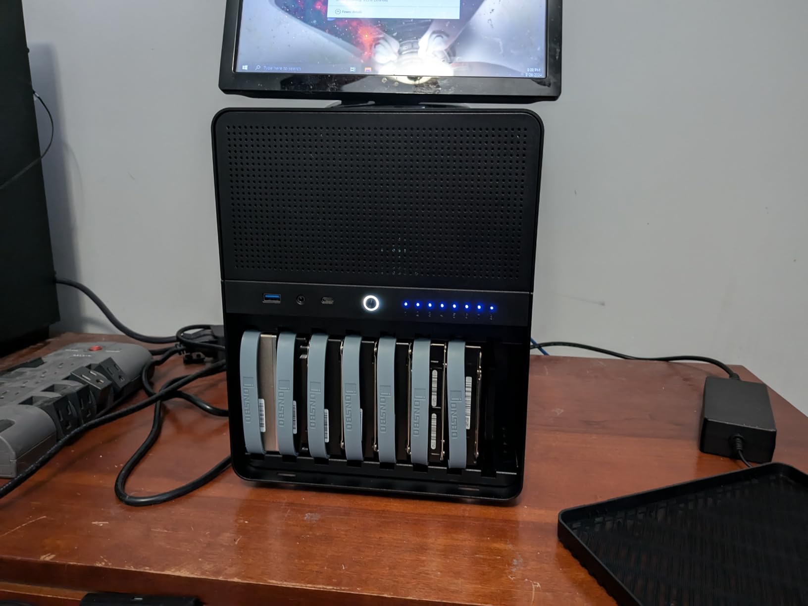 JONSBO N3 Mini-ITX NAS PC Chassis, ITX Computer Case, 8HHD+1-SSD Disk Bays NAS Mini Aluminum with Steel Plate Case, Built-in 2x10cm Fan, Power Support: SFX105mm, Support 130mm CPU Cooler customer photo 1