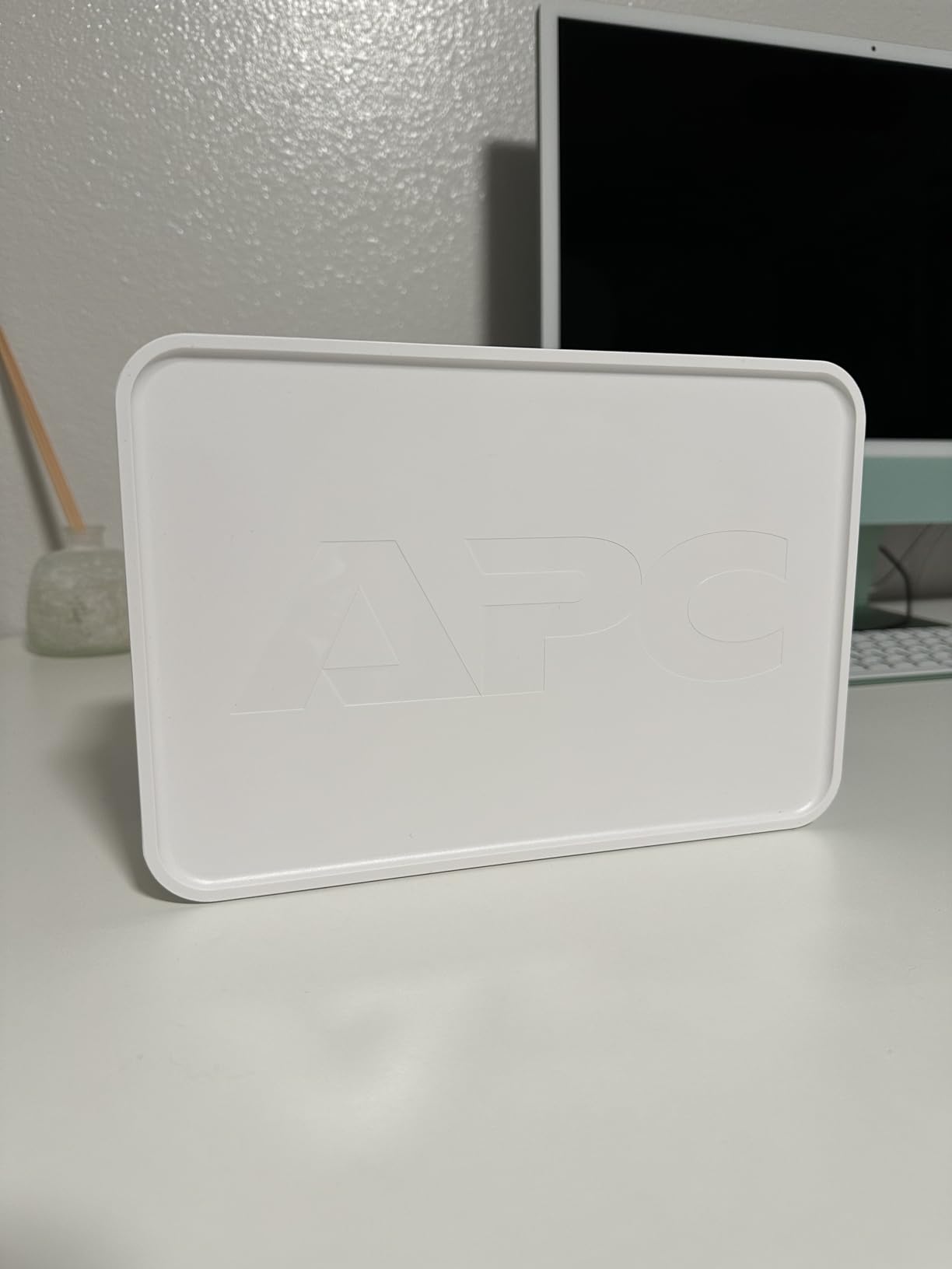 APC 500VA/300W Backup Battery Power Supply for Home Office, Wi-Fi | BE500G3 | APC Back-UPS for home office Wi-Fi, PCs, security gear. Outlets: 4 battery backup, 2 surge. USB-C/A charging ports customer photo 1