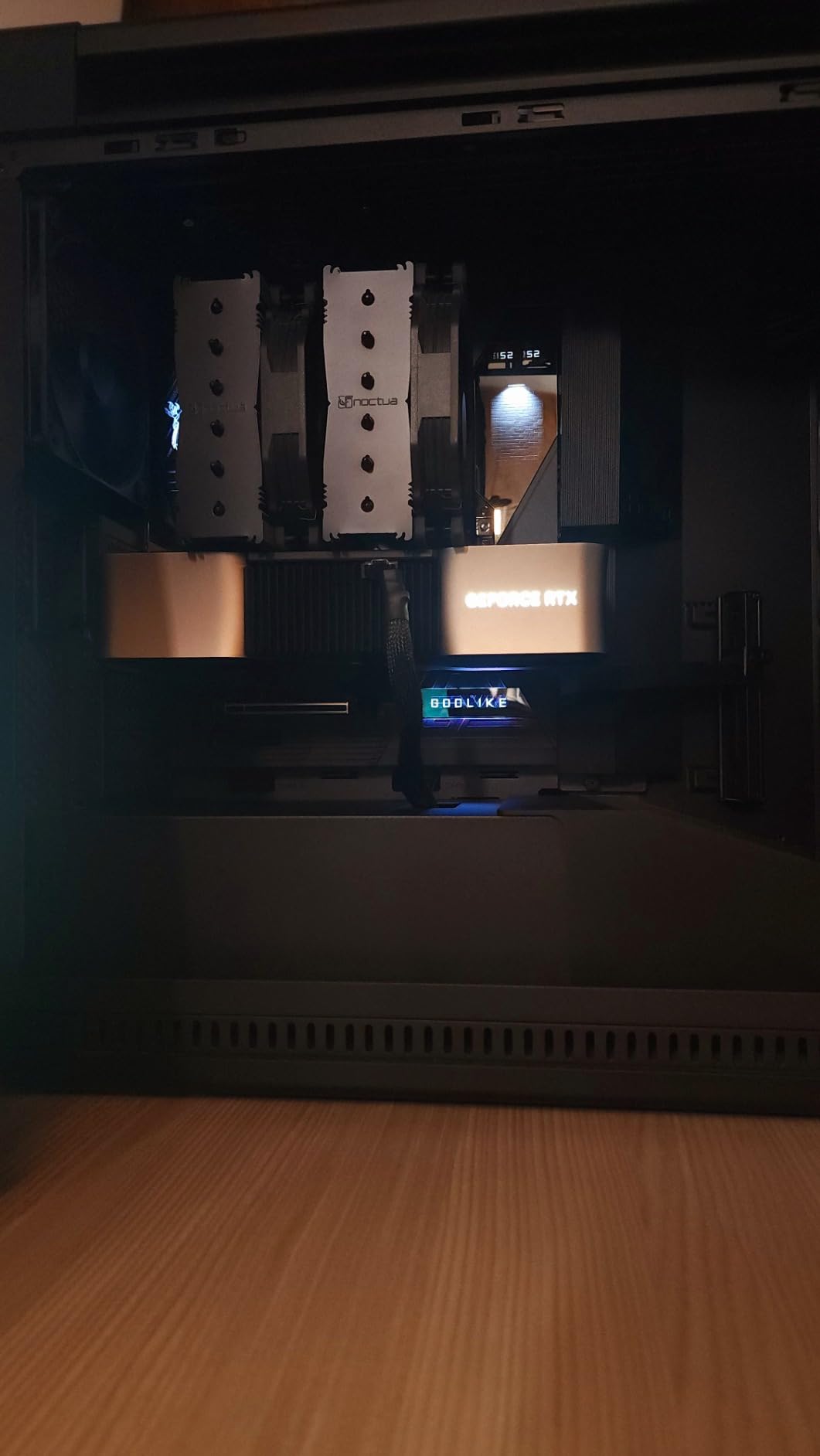 ASUS ProArt PA602 E-ATX PC Case 420mm Radiator Support, Dual 200mm Built-in Fans, Front Panel IR dust Indicator, Power Lock, Tool-Less PCIe mounting & GPU Holder, Front 20Gbps USB-C customer photo 1