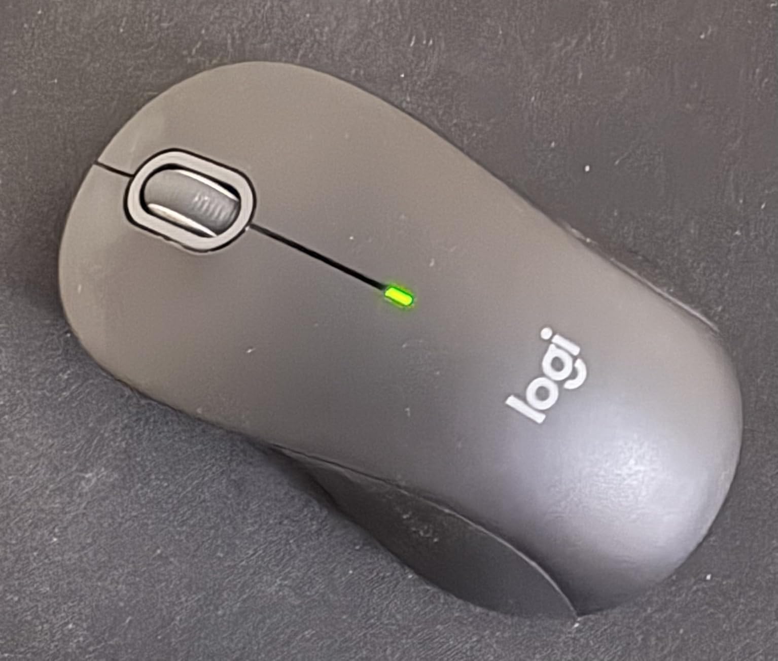 Logitech Signature M550 L Full Size Wireless Mouse Large Sized - Black | For Large Sized Hands, 2-Year Battery, Silent Clicks, Multi-Device Compatibility customer photo 1