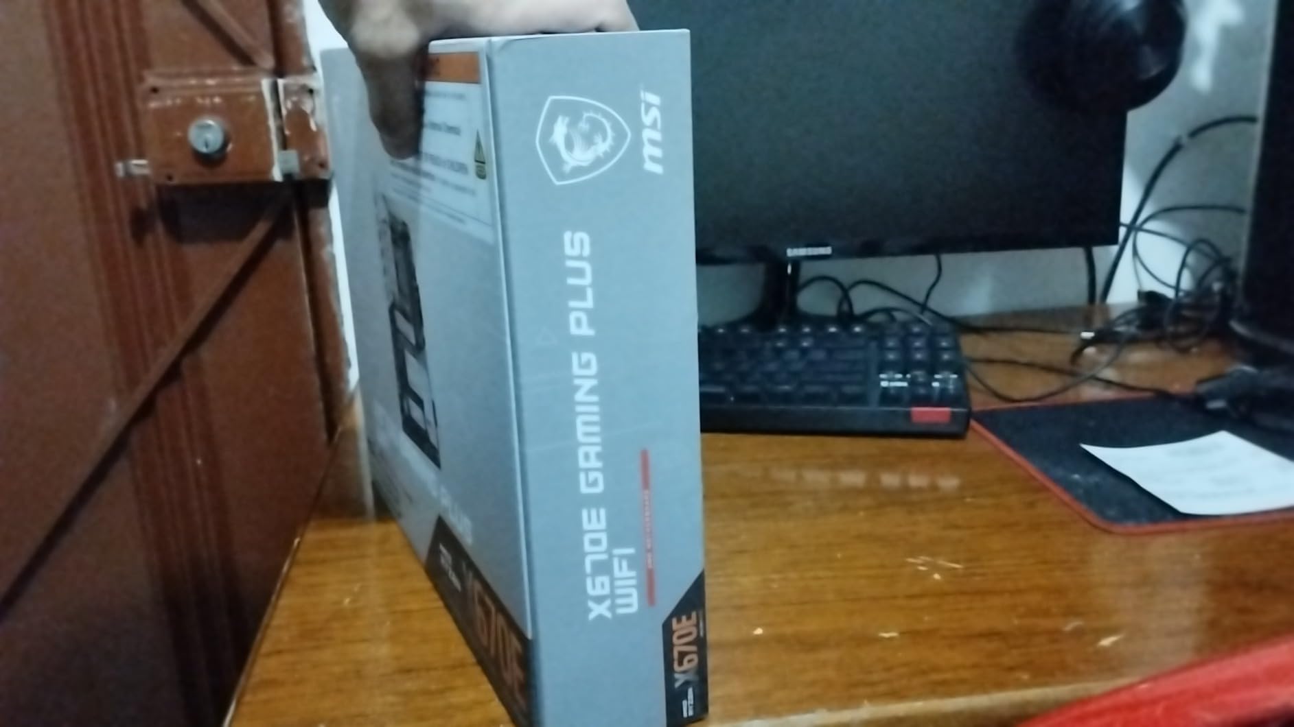 X670E GAMING PLUS WIFI Gaming Motherboard (AMD Ryzen 9000/8000/7000 Series Processors, AM5, DDR5, PCIe 5.0, SATA 6Gb/s, M.2 slots, USB 3.2 Gen 2, Wi-Fi 6E, Bluetooth 5.3, 2.5Gbps LAN, HDMI/DP, ATX) customer photo 2