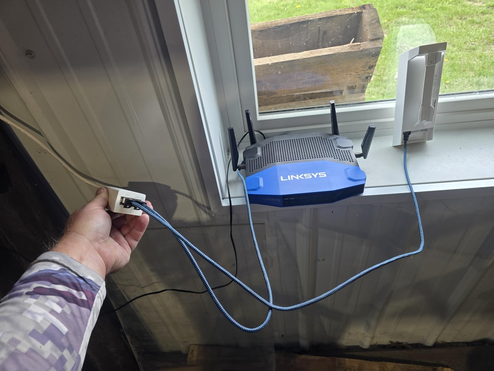 Omada EAP211-Bridge KIT, Point to Point Wireless Bridge | 5GHz 867Mbps, PtP&PtMP, 1km Range, 3 Gigabit Ports, PoE or DC Powered, IP65 Weatherproof, Preconfigured, Plug&Play customer photo 2