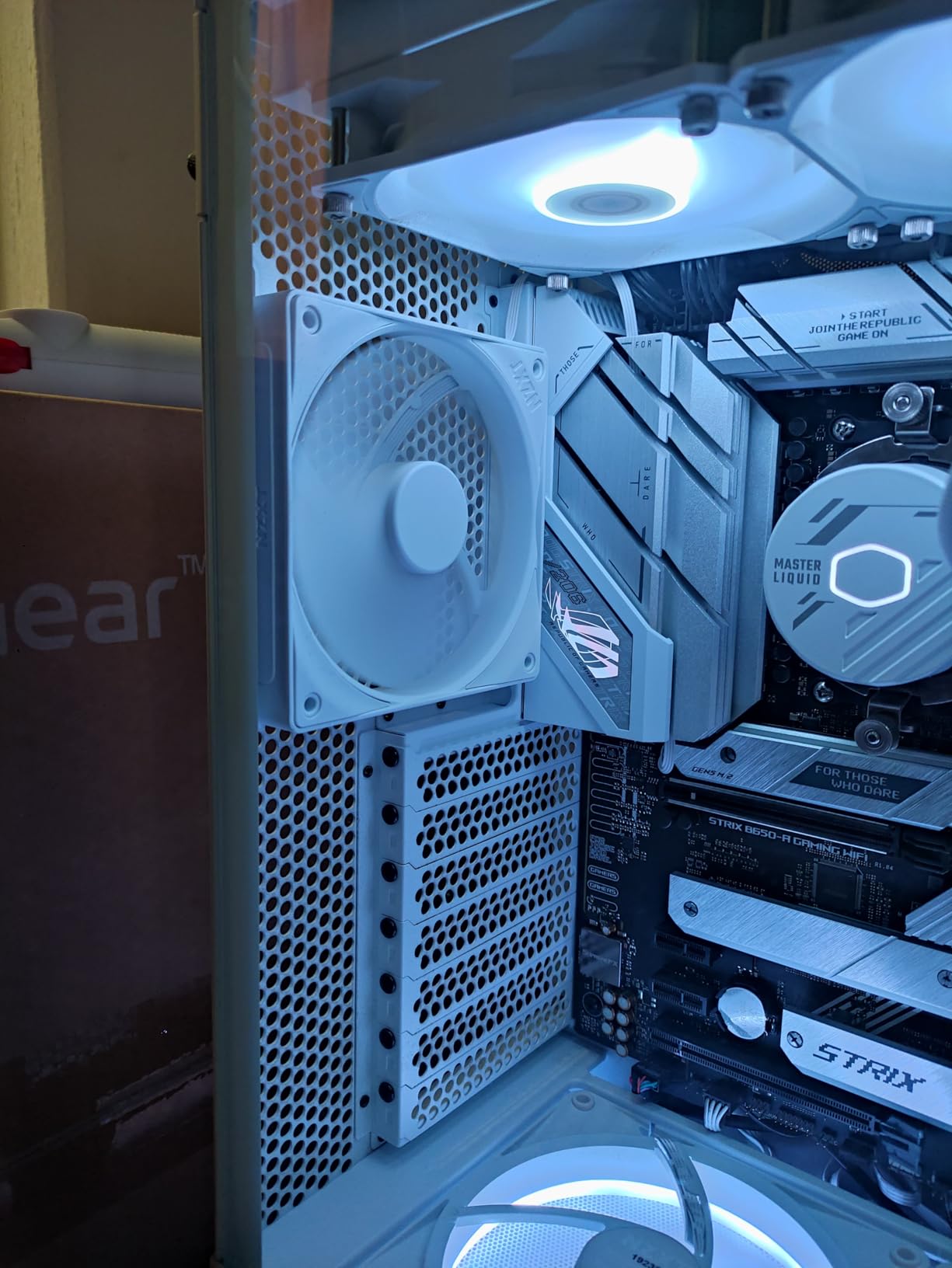 NZXT F140Q - 140mm Quiet Airflow PC Case Fan - Black | Chamfered frame for consistent airflow and low-noise operation customer photo 2