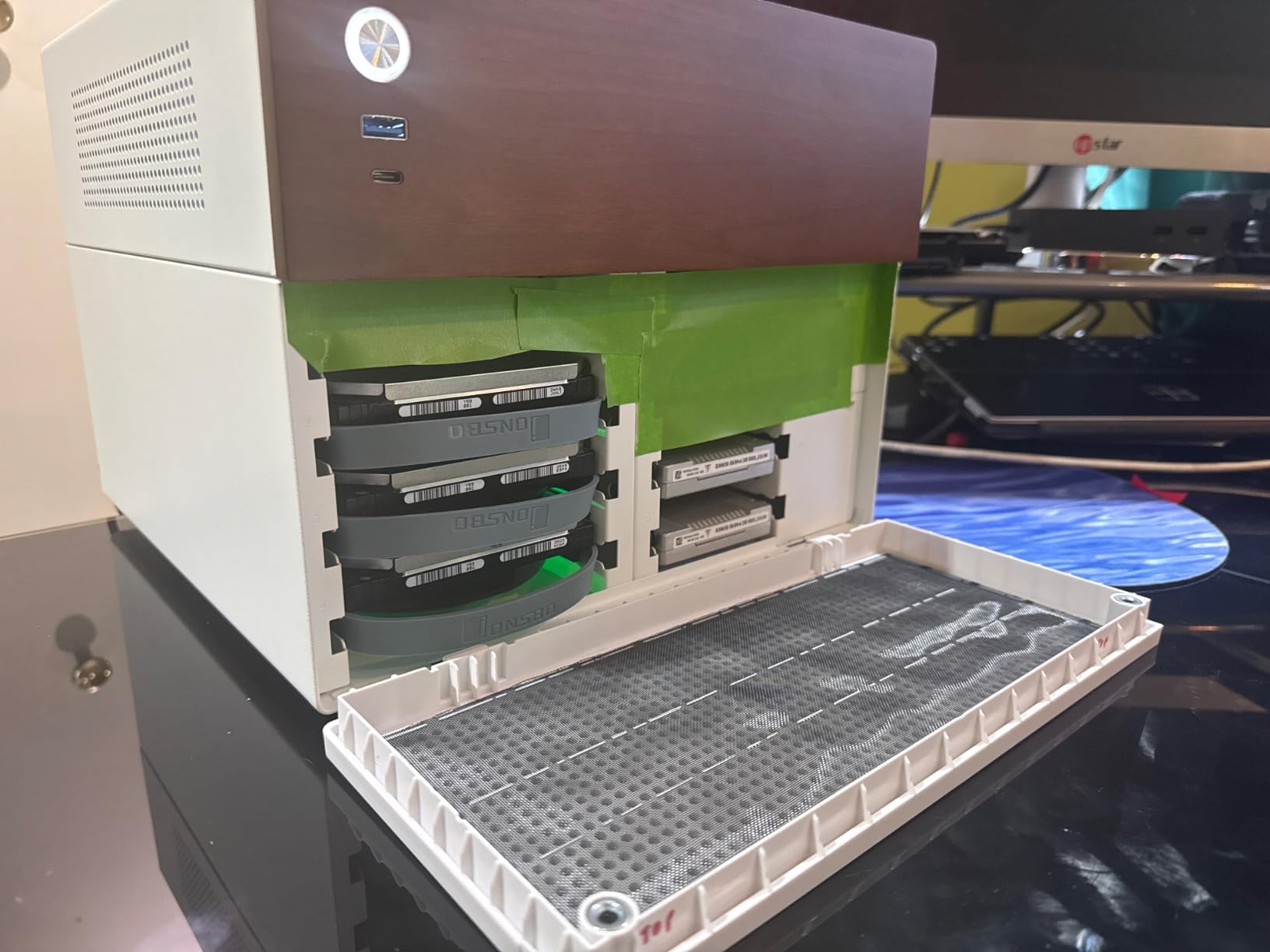 JONSBO N4 White NAS PC Case, Walnut Wood, 8-Drive Bay/6 x 3.5