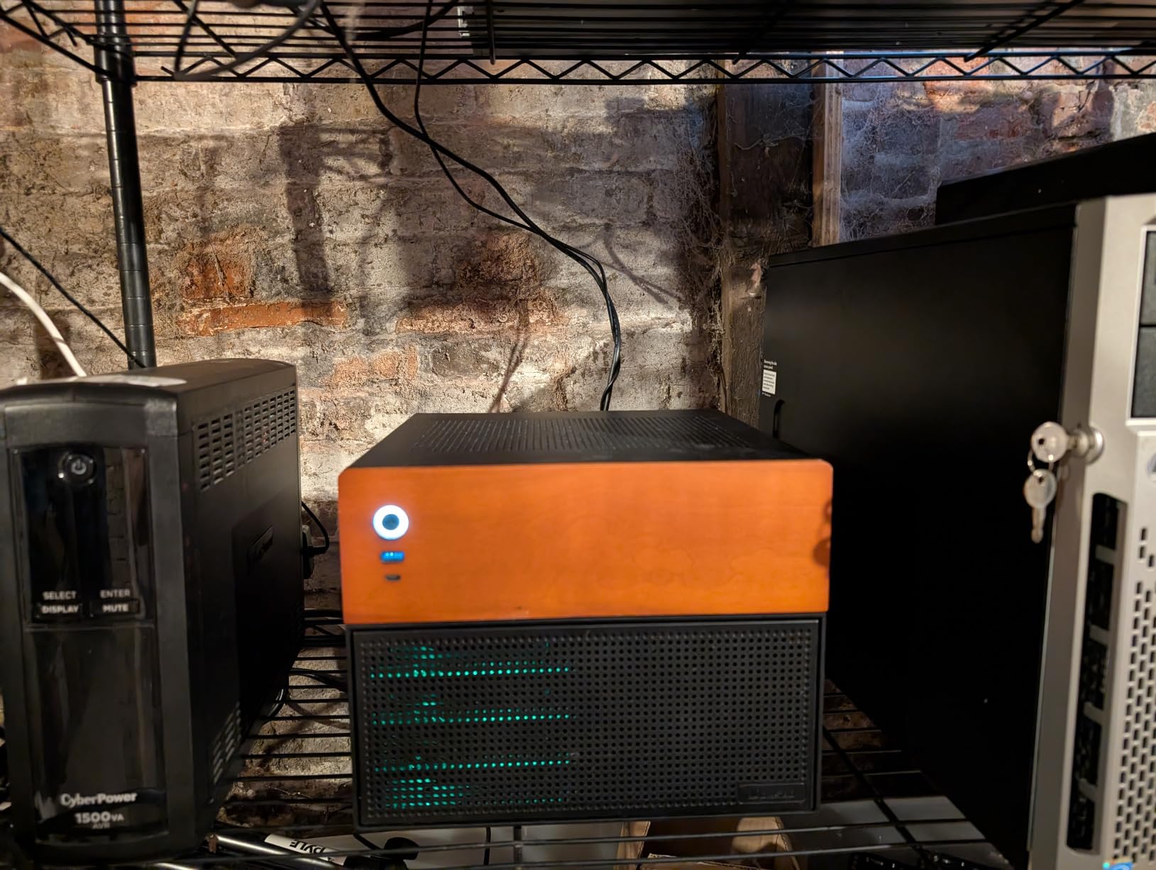 JONSBO N4 Black NAS Pc Case, Walnut Wood, 8-Drive Bay/6 * 3.5 