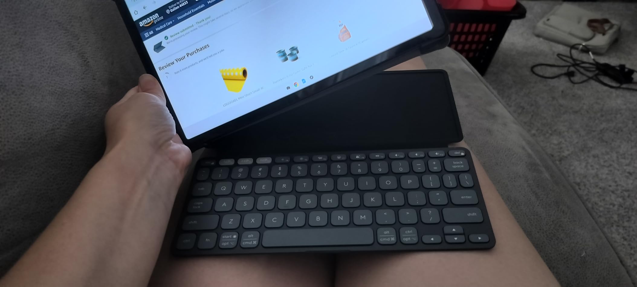Logitech Keys-to-Go 2 Portable Bluetooth Tablet Keyboard - Lilac | Built-in cover, slim & compact wireless design, for Windows, Android, Linux, iPad, iPhone, Mac, Apple TV customer photo 2