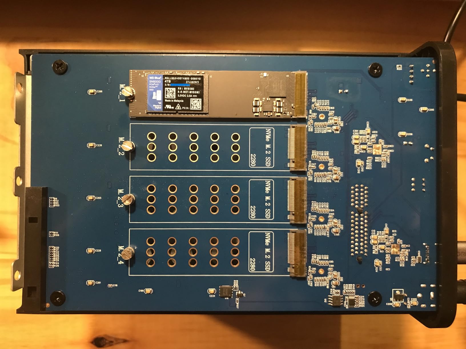 TERRAMASTER D8 Hybrid HDD NVMe Enclosure 4 HDD + 4 NVMe SSD (Diskless) | USB 3.2 Gen 2 10Gbps Type C, USB Storage, Exclusive 4+4 Hybrid Disk Array (Diskless) customer photo 1